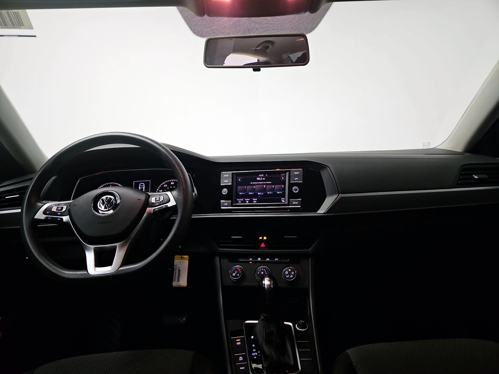 Thumbnail: 2019 Volkswagen Jetta - 9