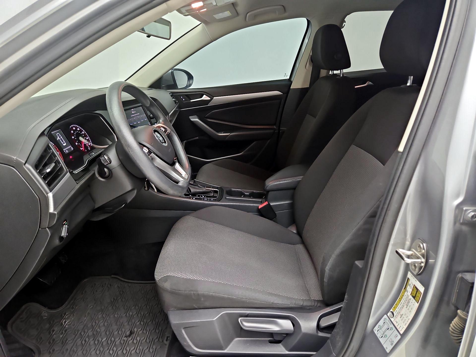 Thumbnail: 2019 Volkswagen Jetta - 11