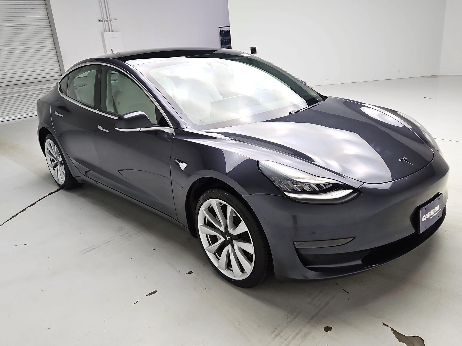 Thumbnail: 2019 Tesla Model 3 - 1