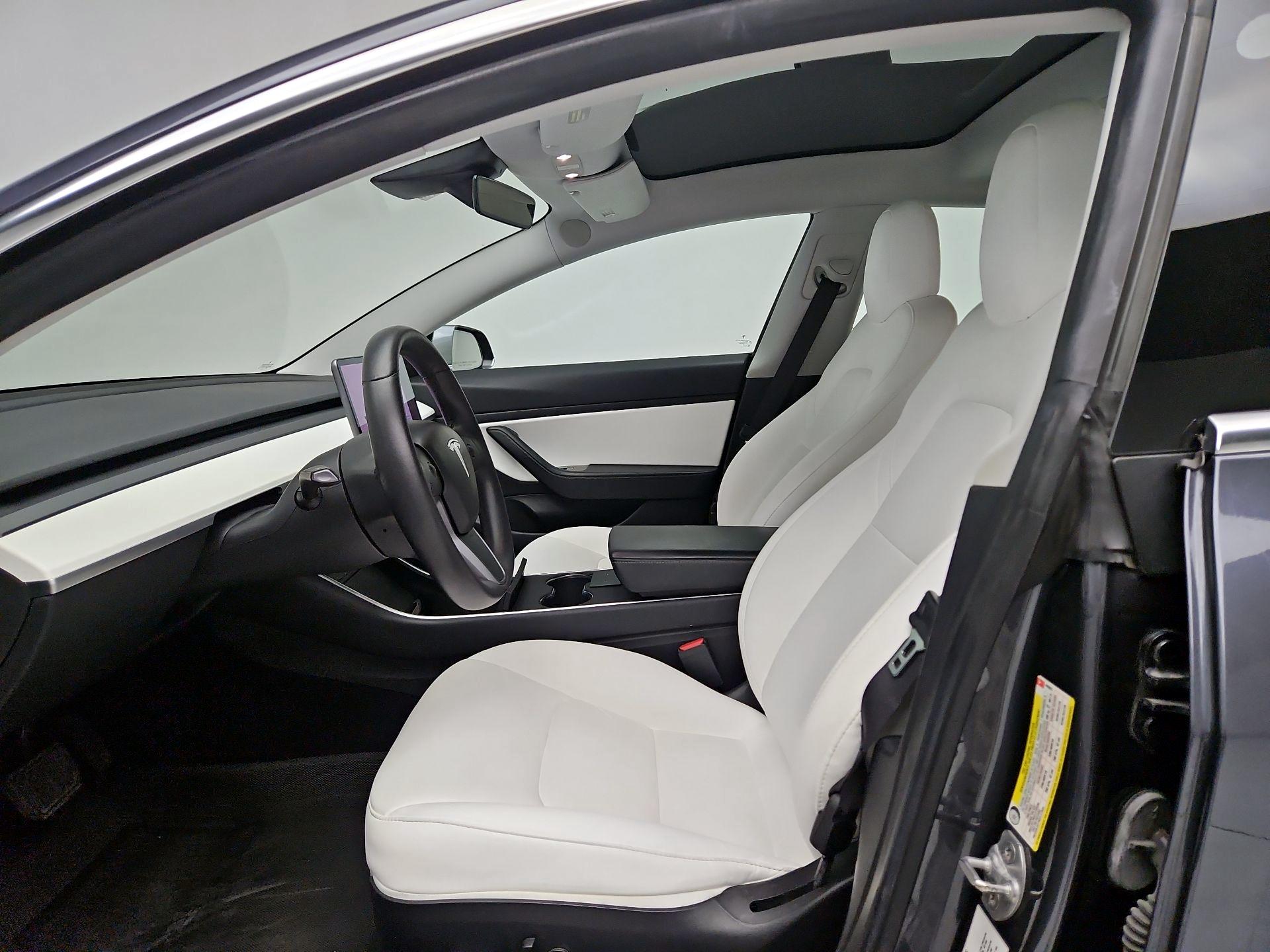 Thumbnail: 2019 Tesla Model 3 - 9