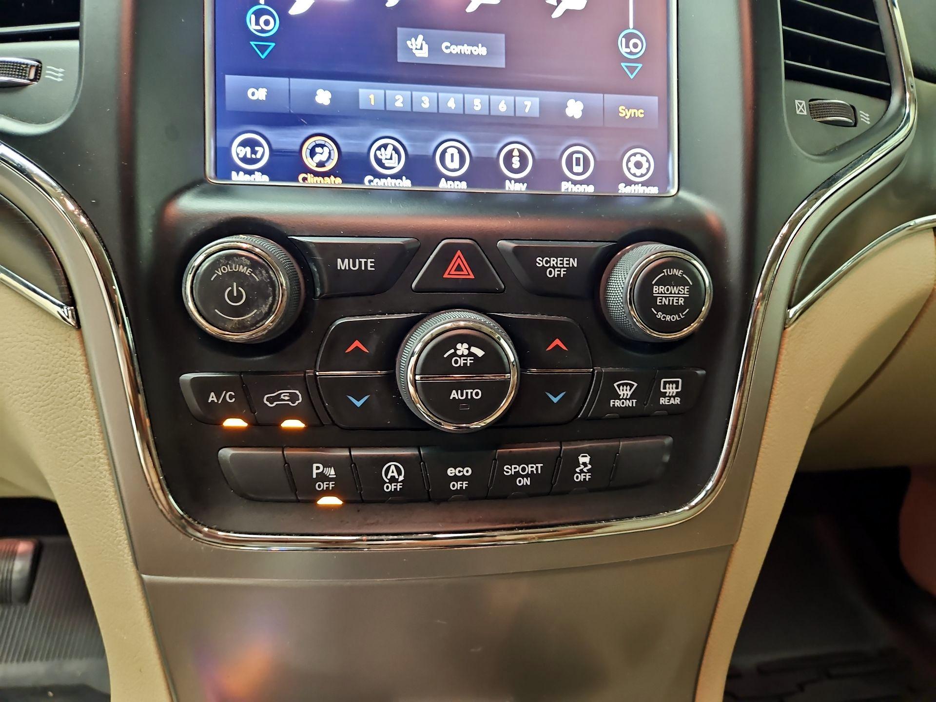 Thumbnail: 2018 Jeep Grand Cherokee - 17