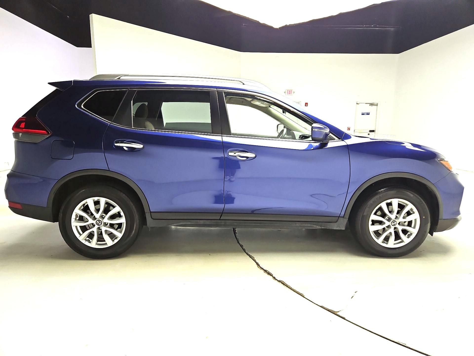 Thumbnail: 2020 Nissan Rogue - 4
