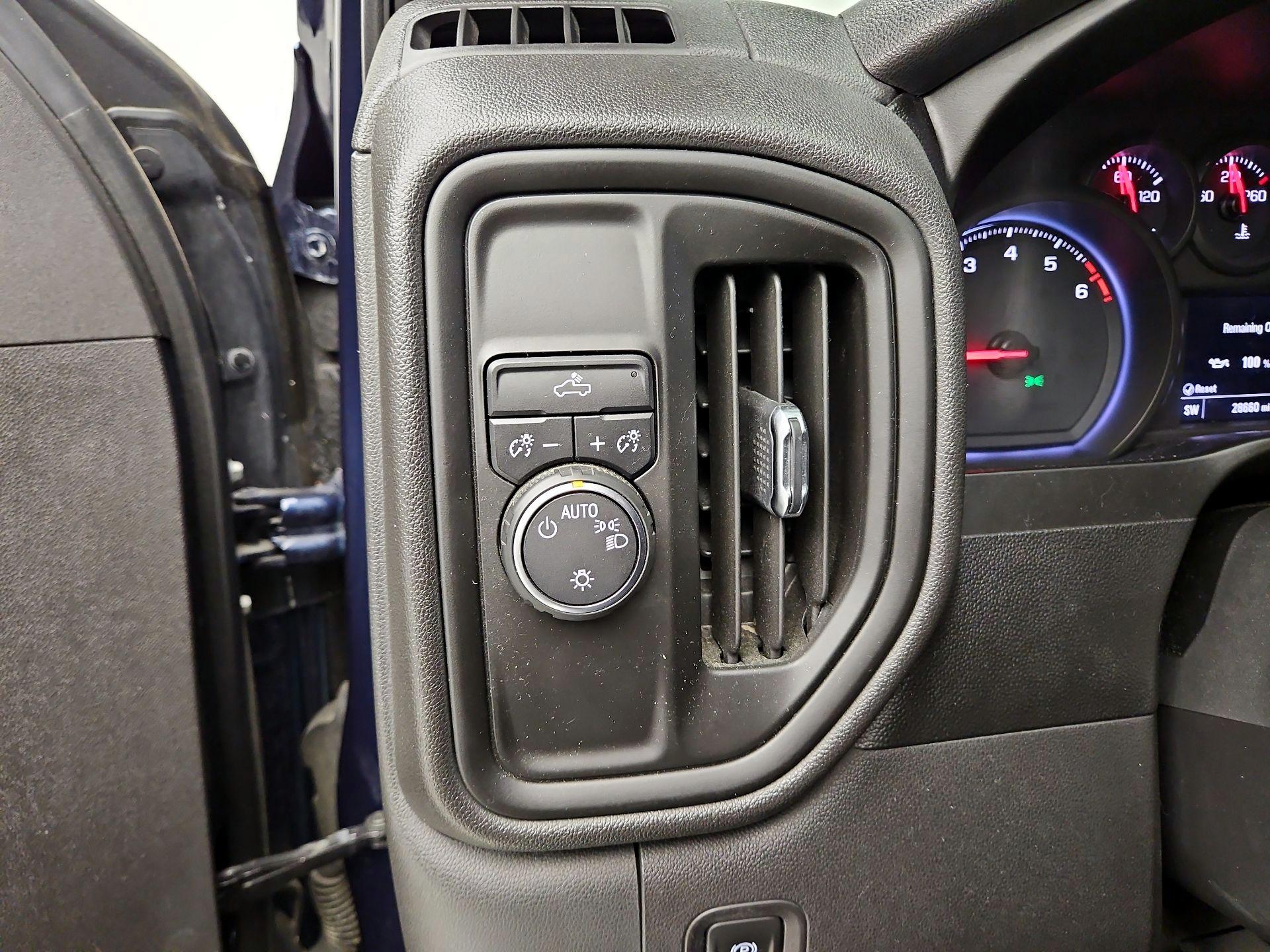 Thumbnail: 2019 Chevrolet Silverado 1500 - 13