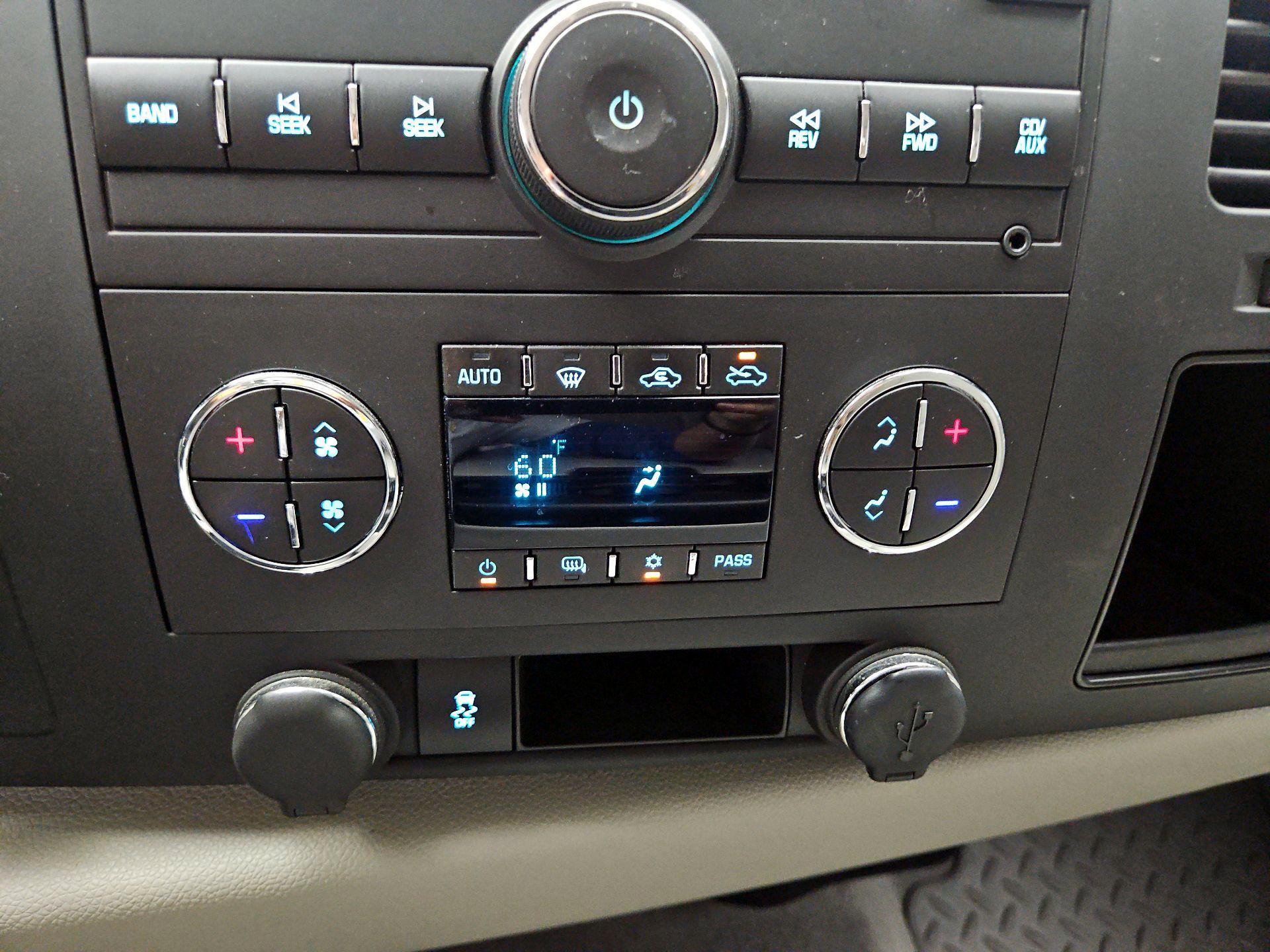 Thumbnail: 2013 Chevrolet Silverado 1500 - 13