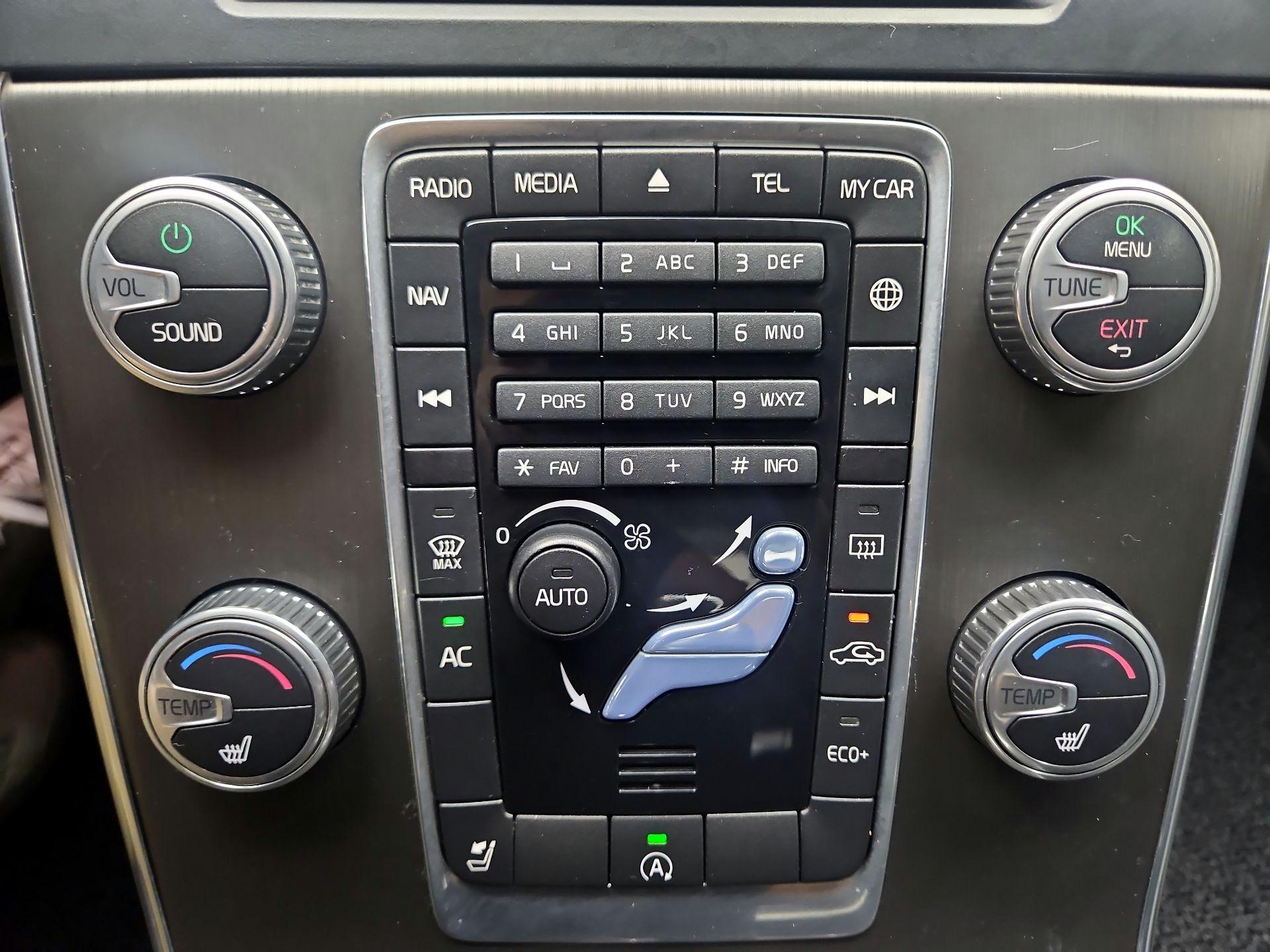 Thumbnail: 2016 Volvo V60 - 13