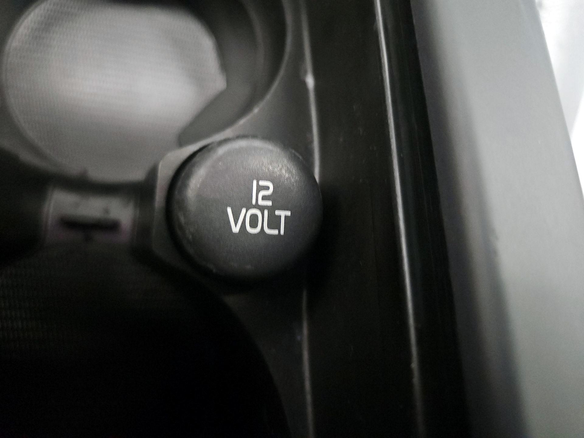 Thumbnail: 2016 Volvo V60 - 15
