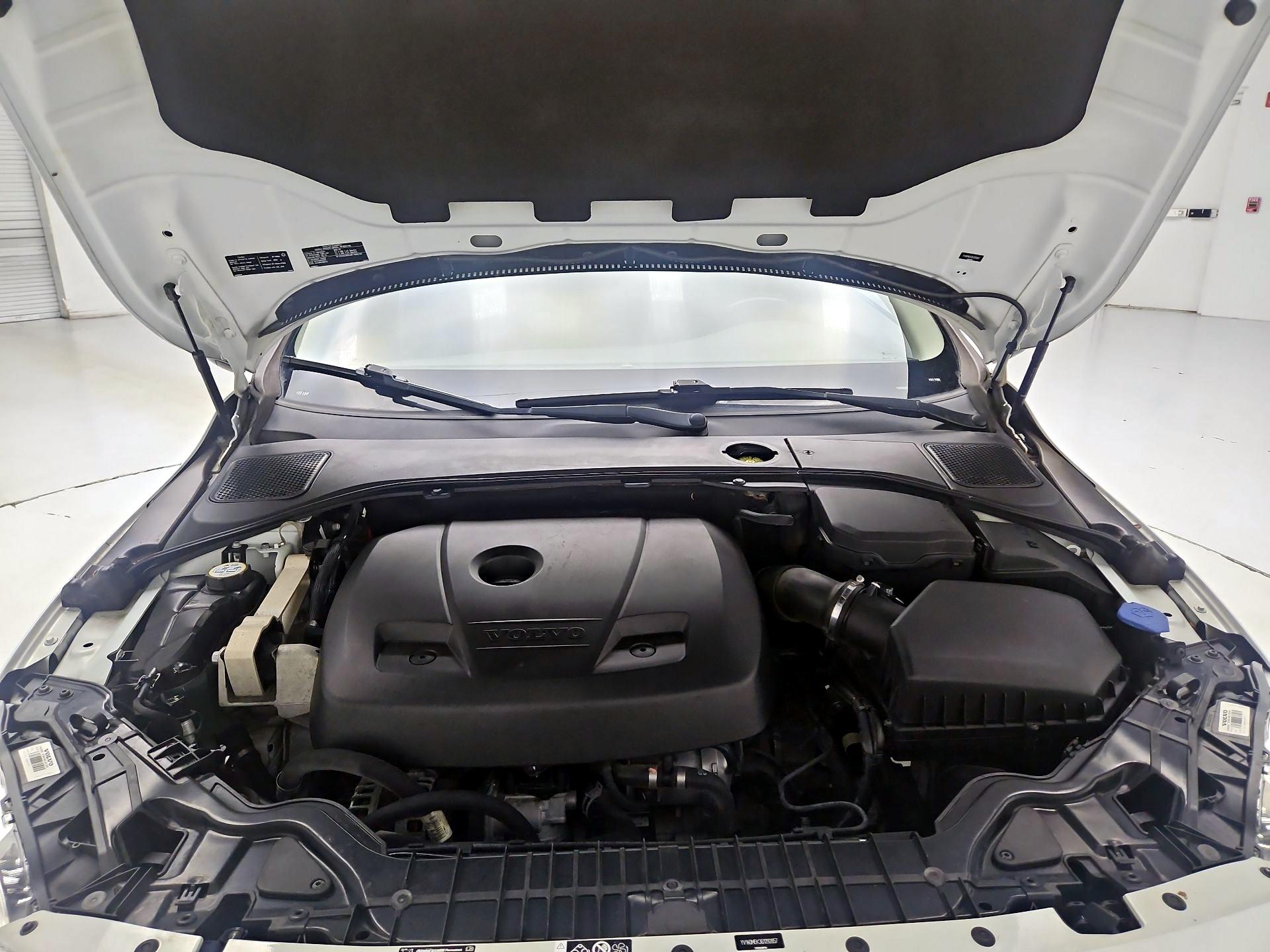 Thumbnail: 2016 Volvo V60 - 19
