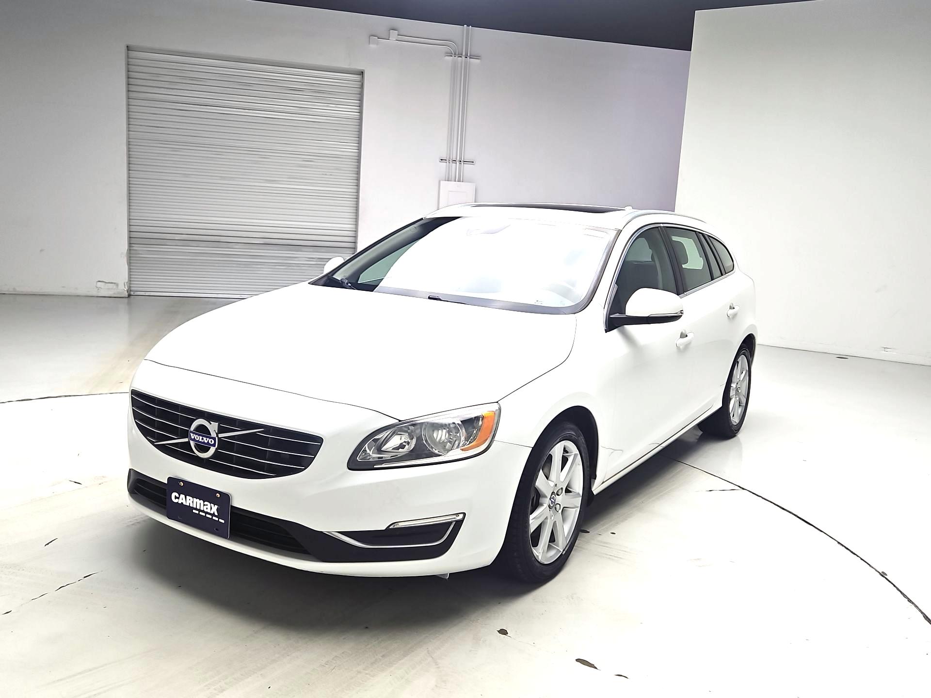 Thumbnail: 2016 Volvo V60 - 3