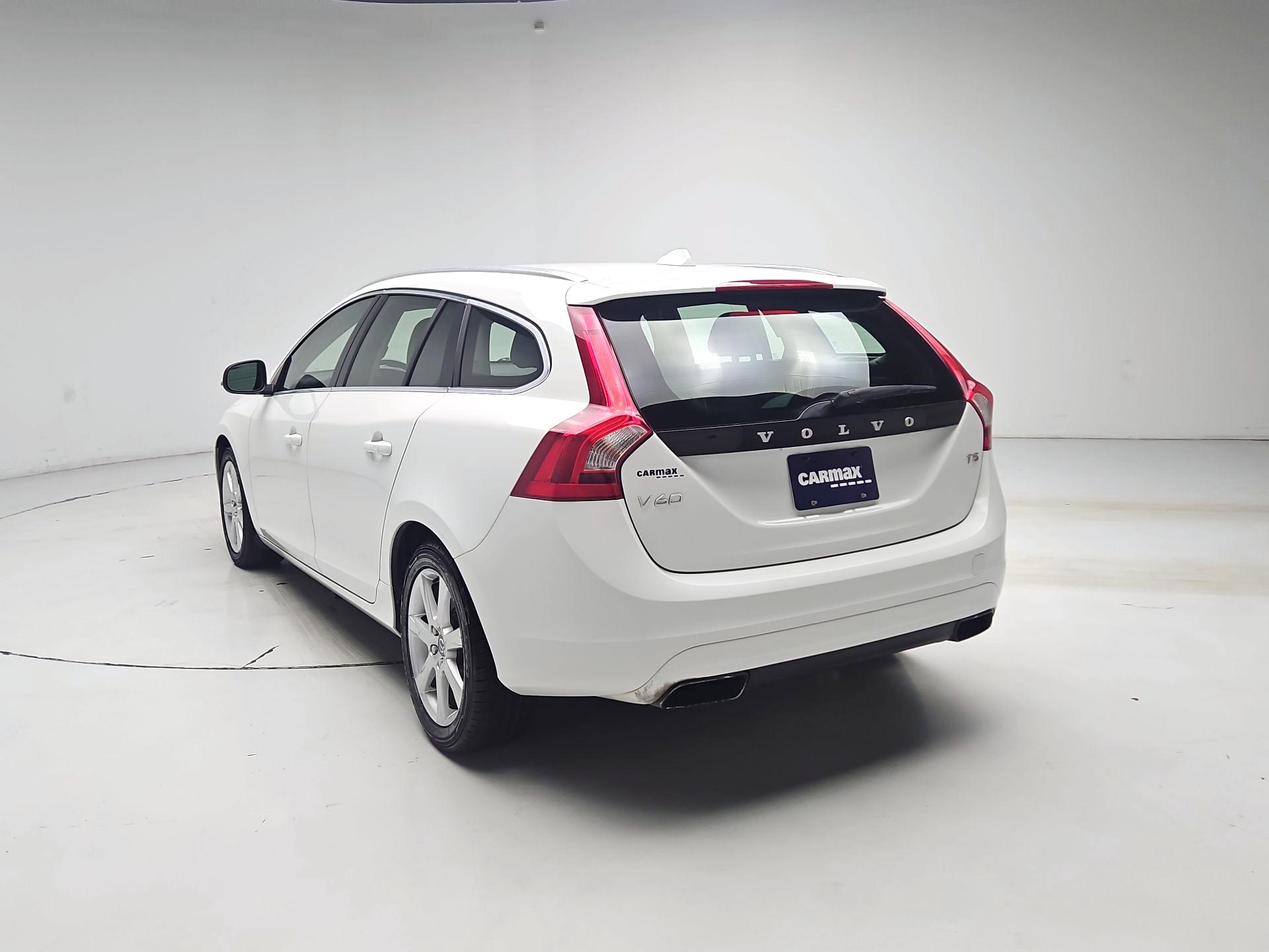 Thumbnail: 2016 Volvo V60 - 7