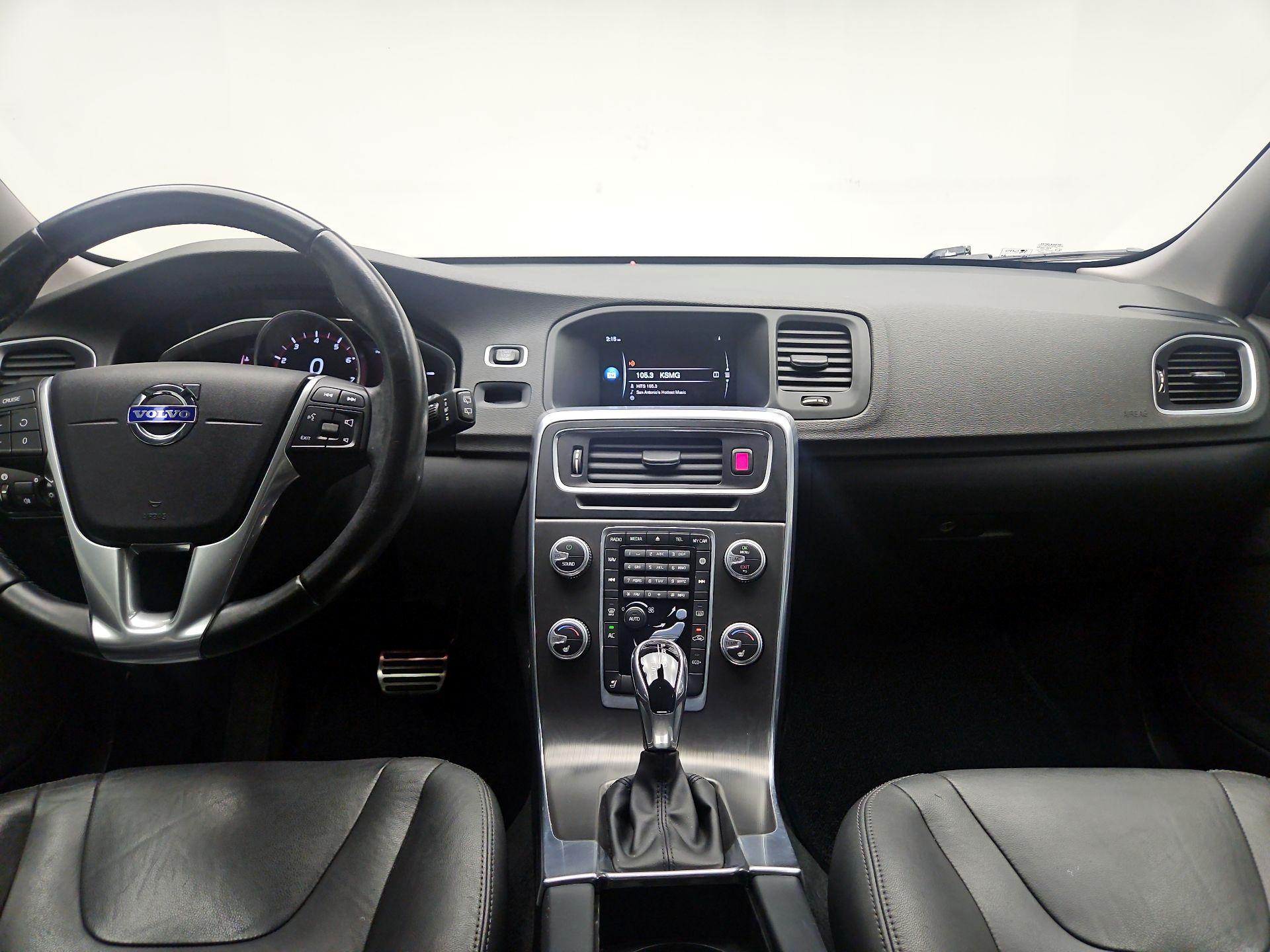 Thumbnail: 2016 Volvo V60 - 8