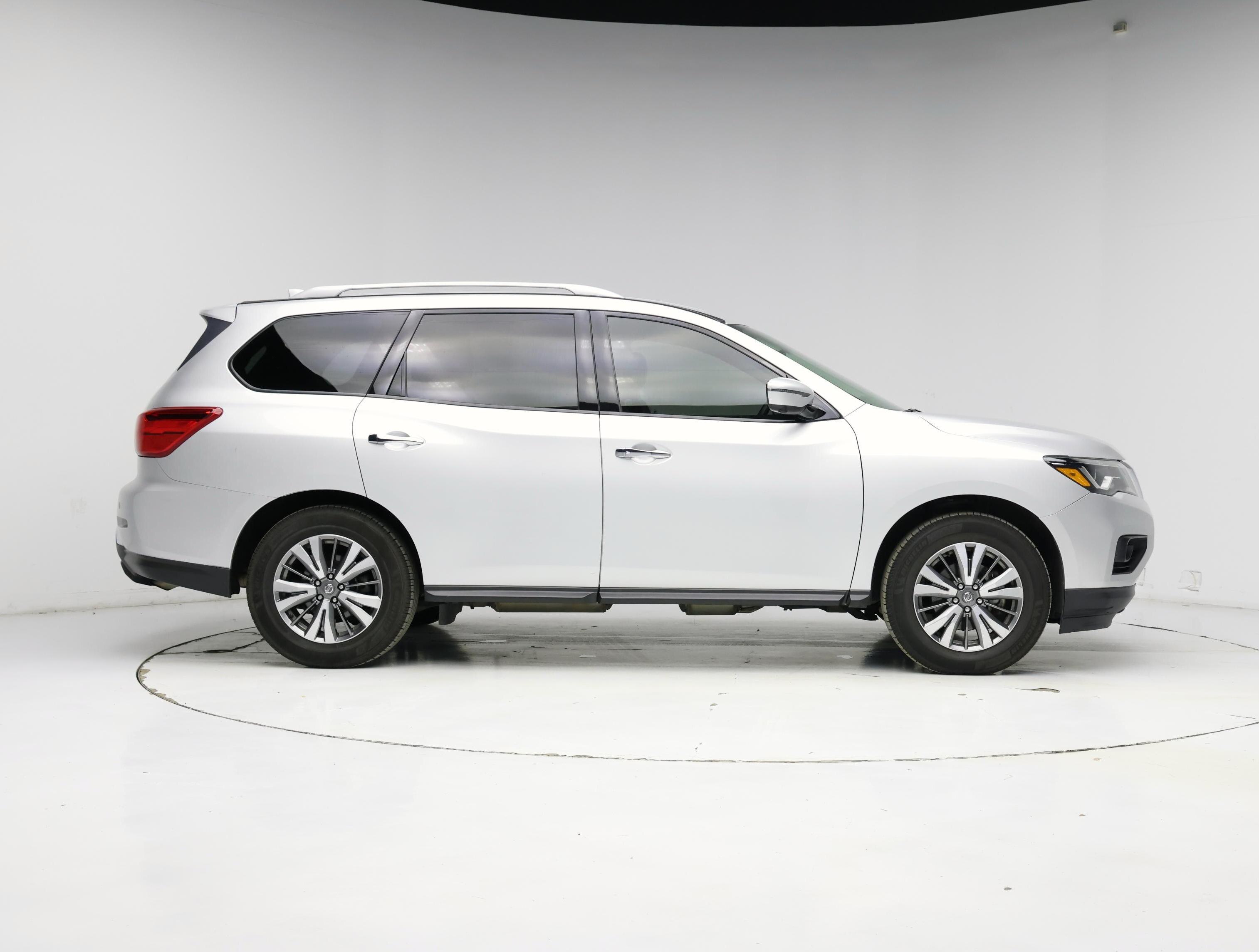 Thumbnail: 2019 Nissan Pathfinder - 7