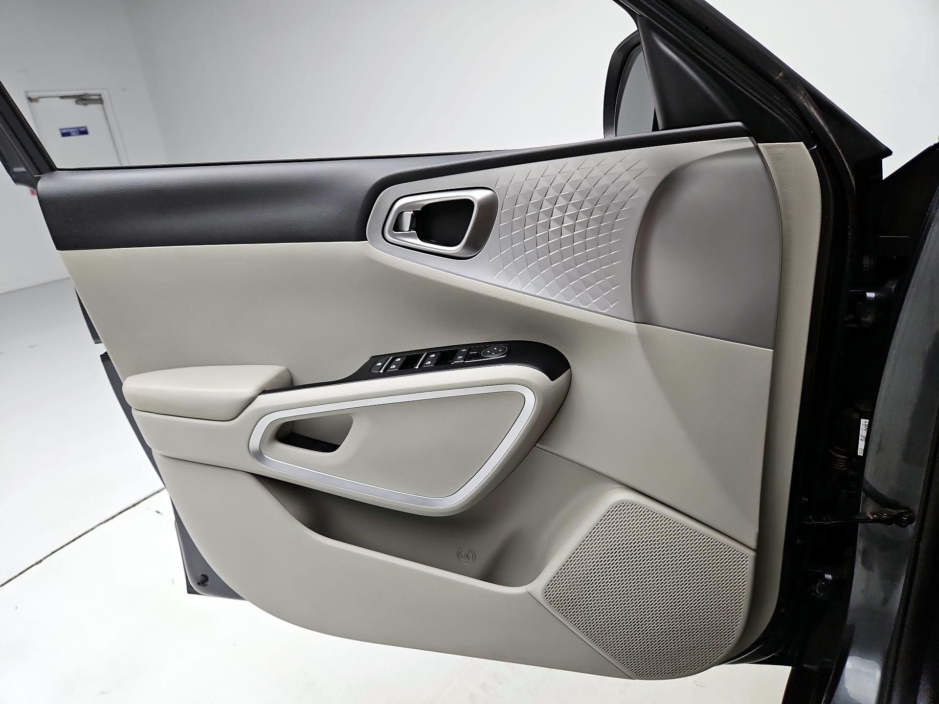 Thumbnail: 2021 Kia Soul - 10