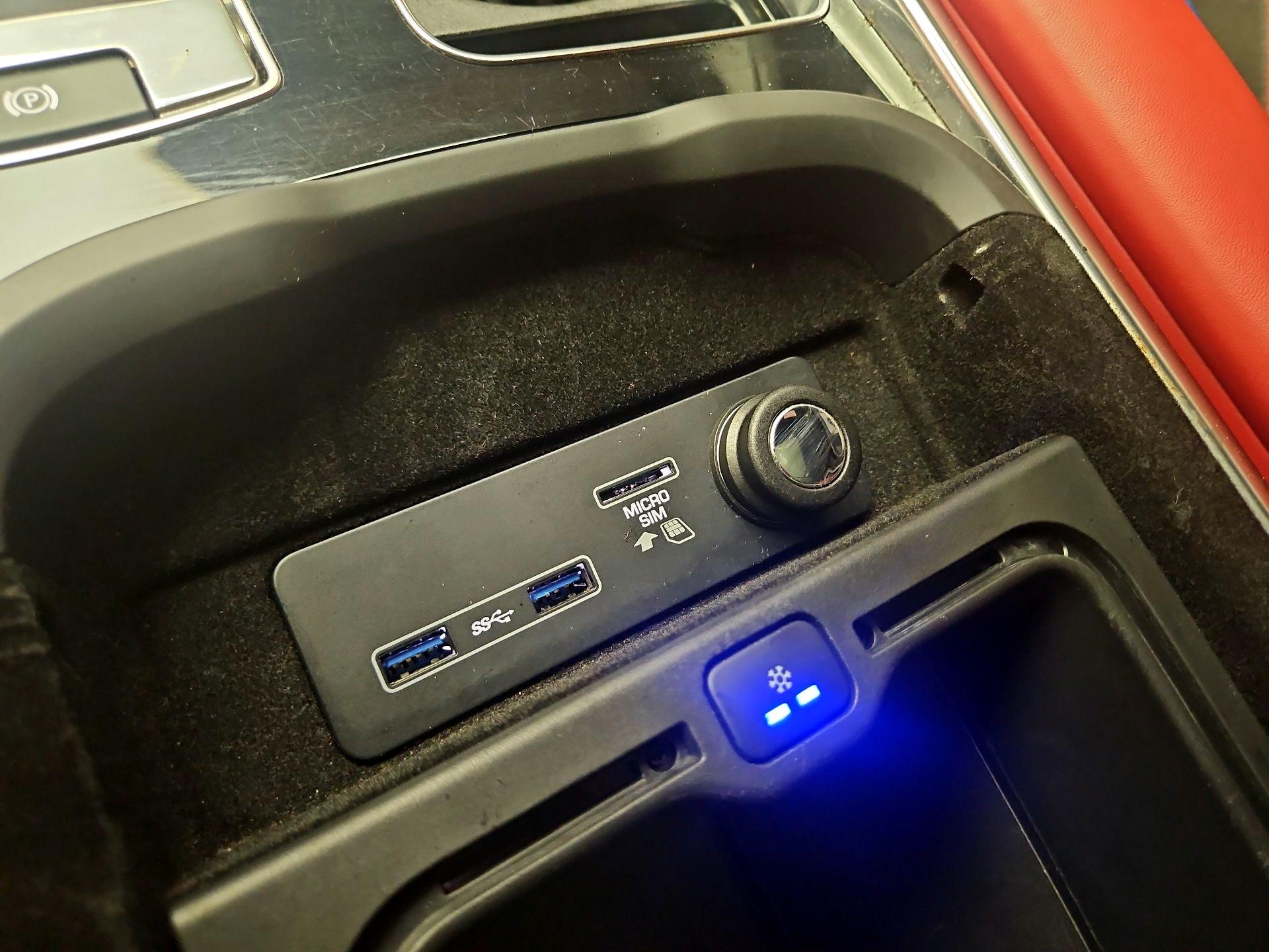 Thumbnail: 2020 Land Rover Range Rover Sport - 16