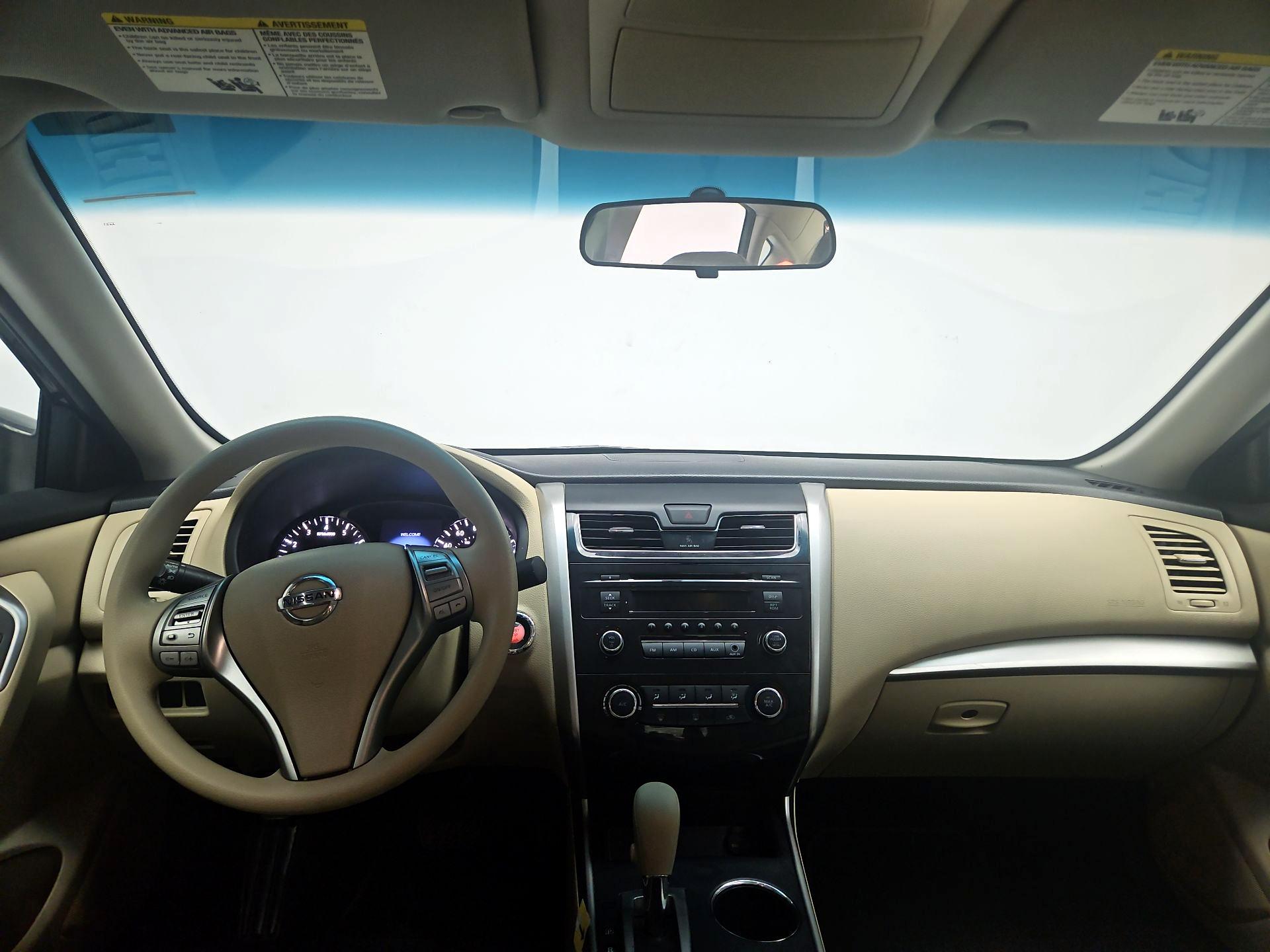 Thumbnail: 2015 Nissan Altima - 9