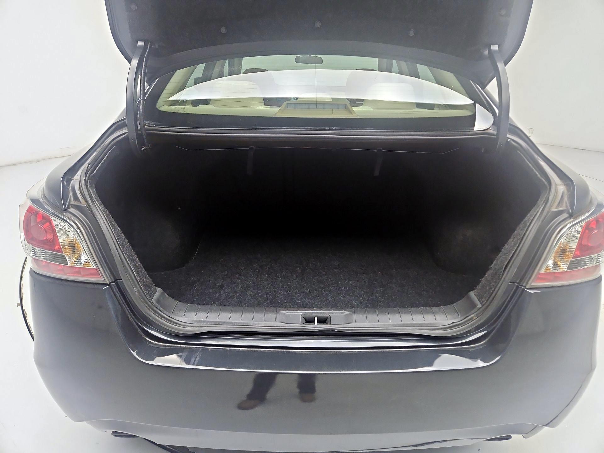 Thumbnail: 2015 Nissan Altima - 19