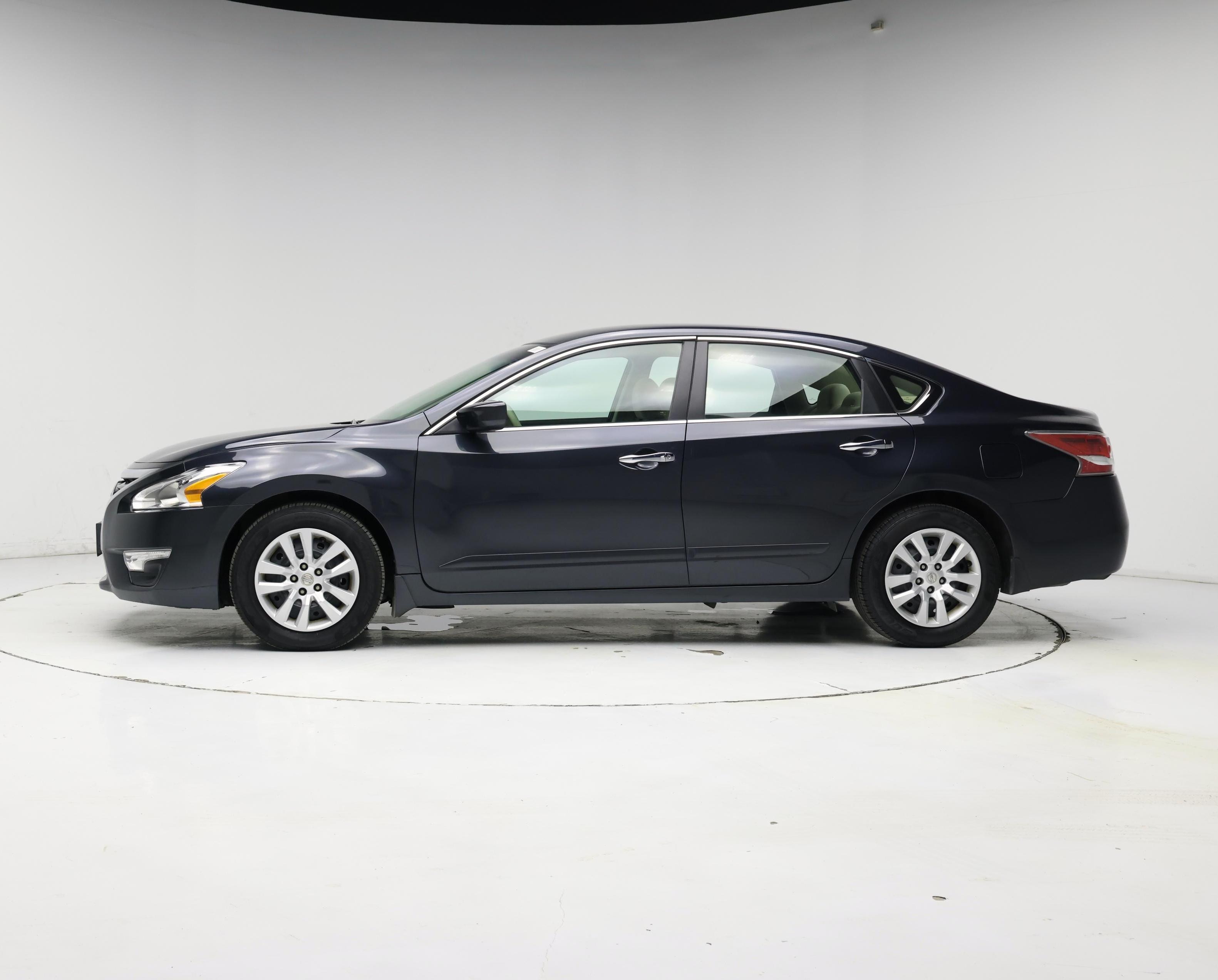 Thumbnail: 2015 Nissan Altima - 3