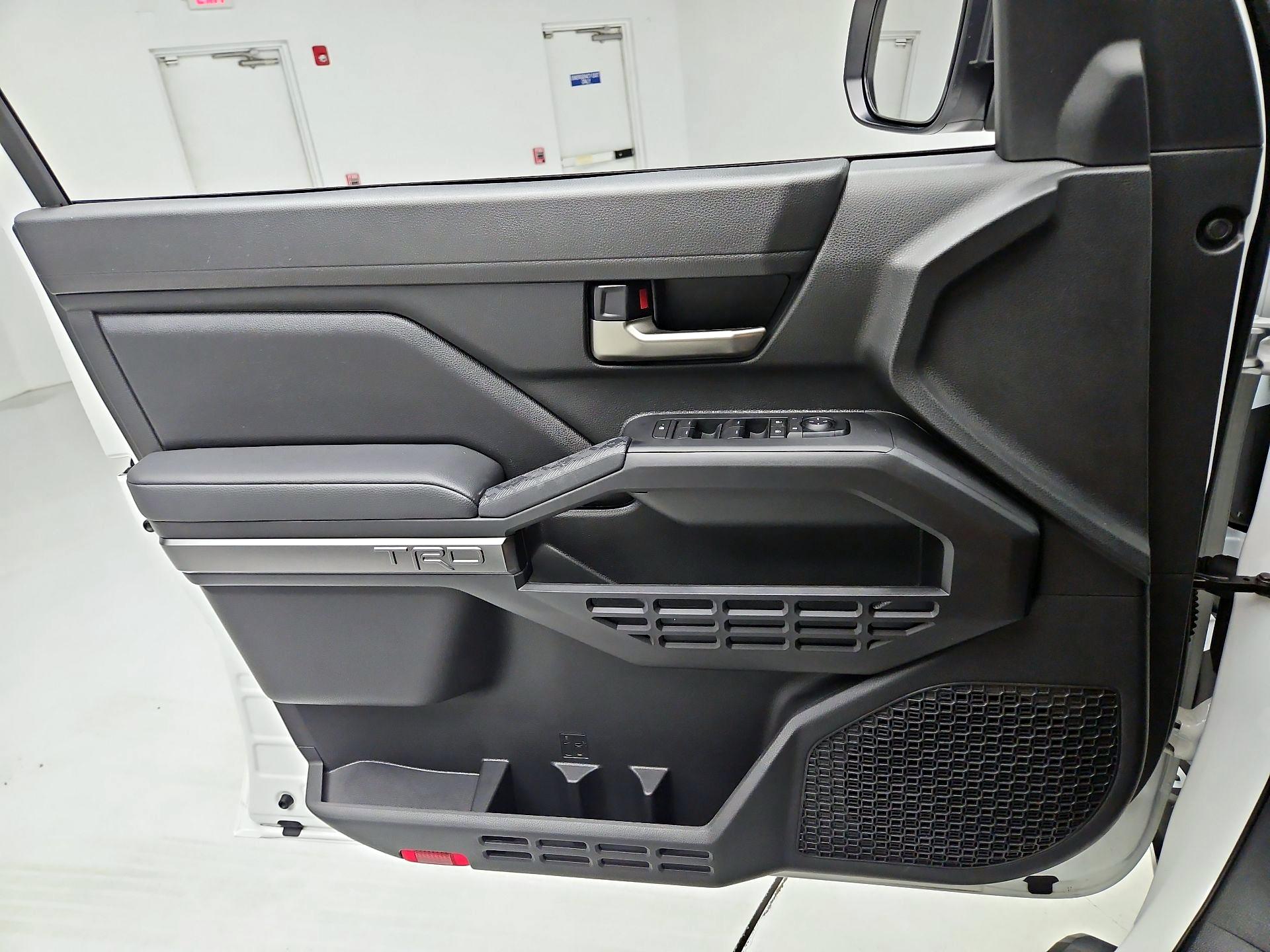 Thumbnail: 2024 Toyota Tacoma - 10