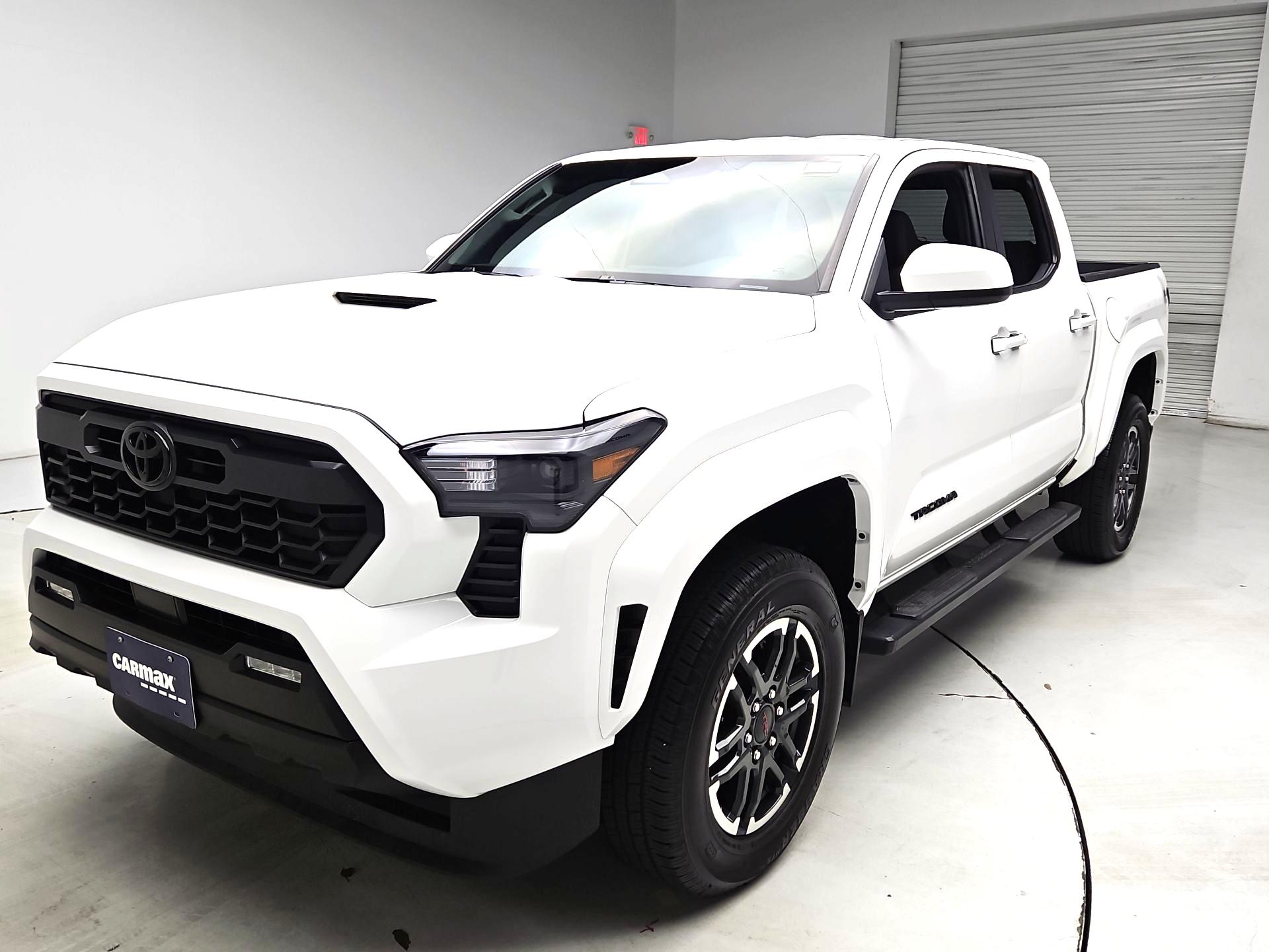 Thumbnail: 2024 Toyota Tacoma - 3