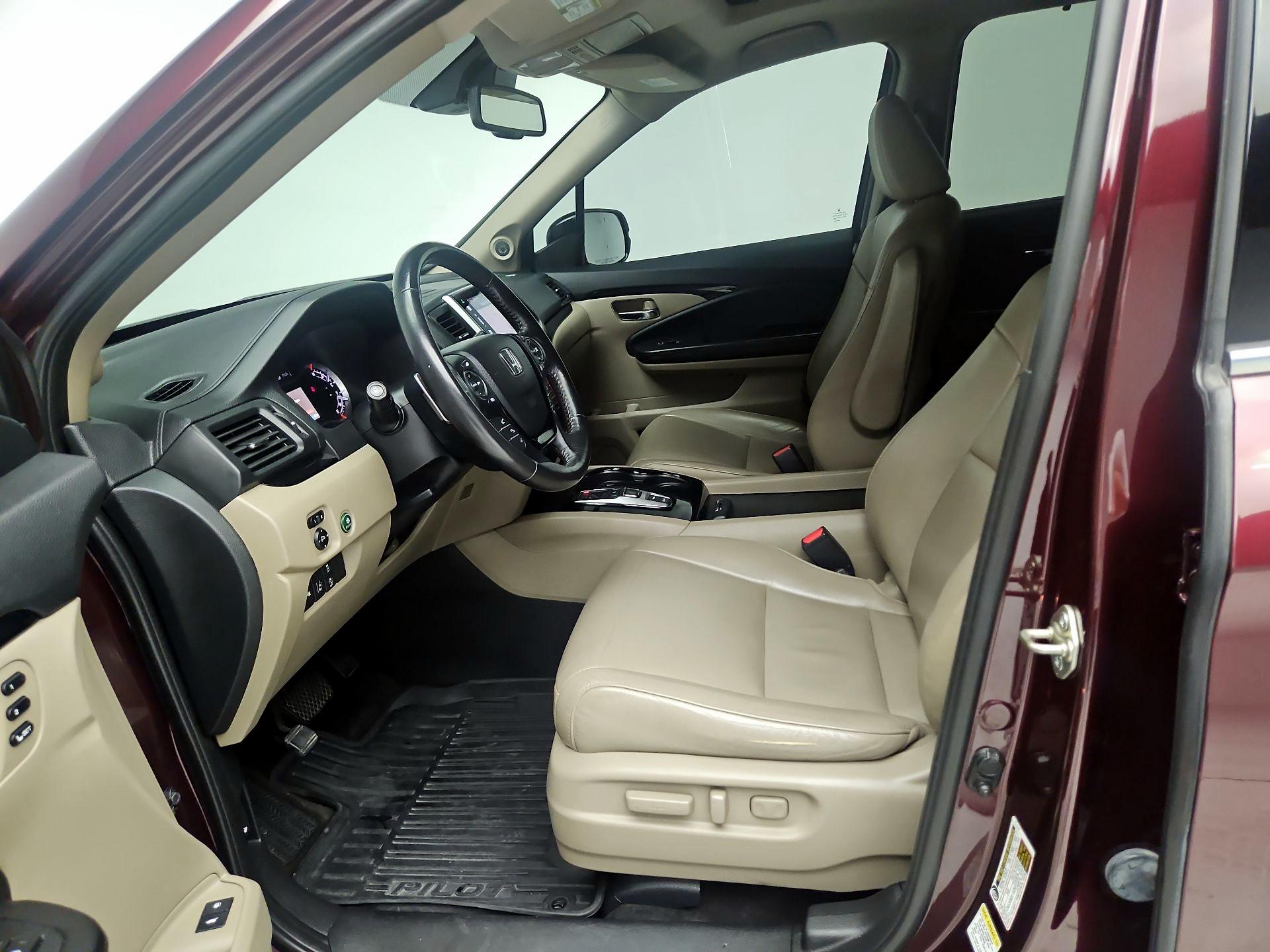 Thumbnail: 2016 Honda Pilot - 9