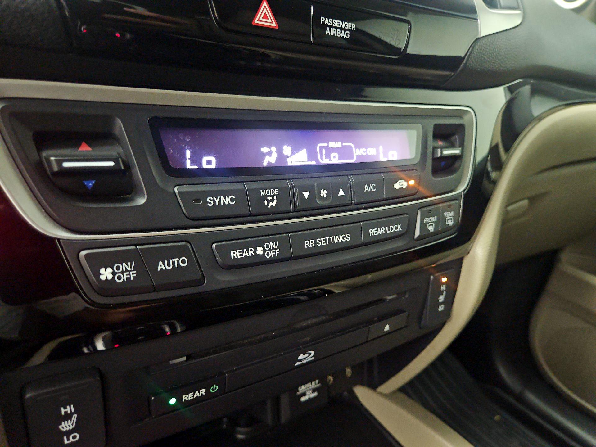 Thumbnail: 2016 Honda Pilot - 15
