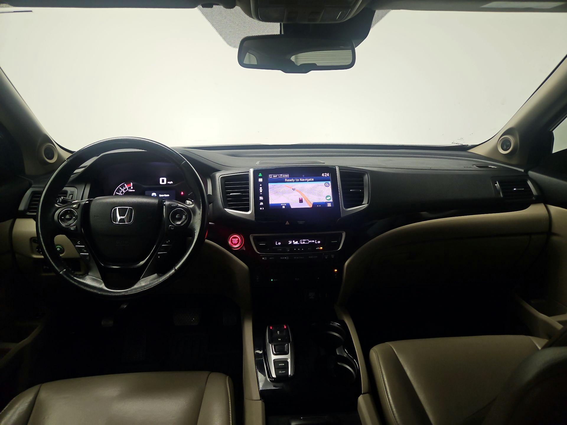 Thumbnail: 2016 Honda Pilot - 8