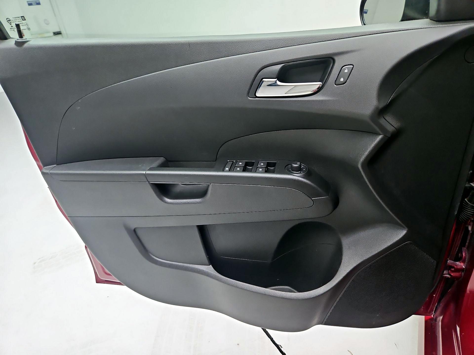 Thumbnail: 2019 Chevrolet Sonic - 10