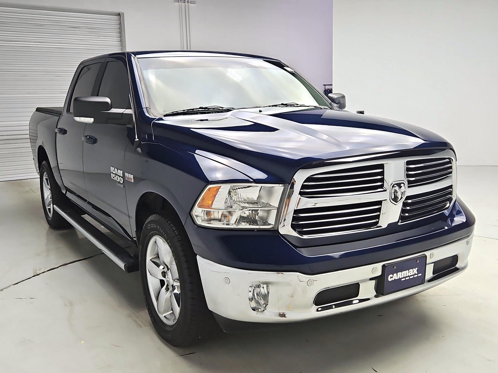 Thumbnail: 2019 RAM 1500 Classic - 1