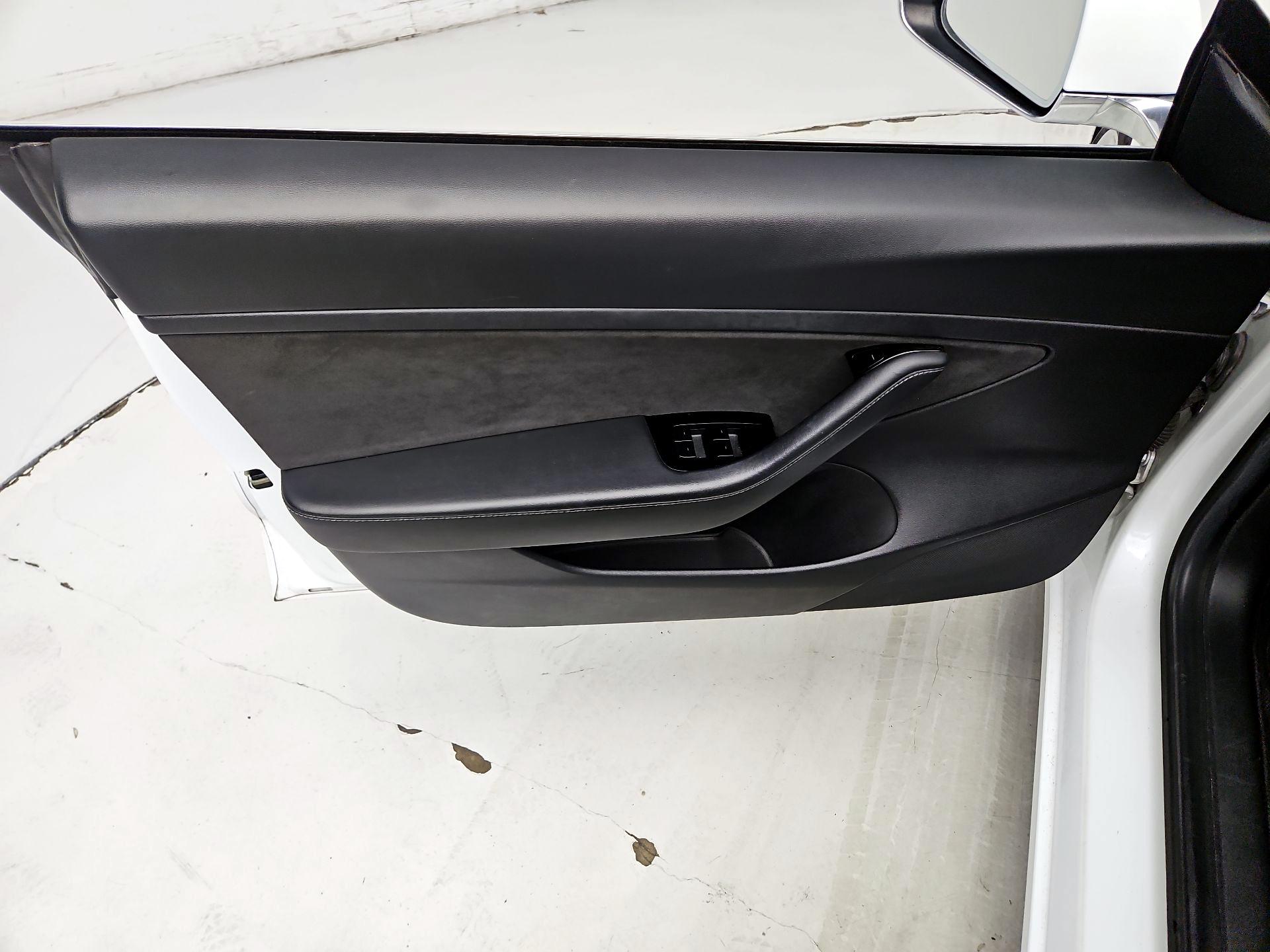 Thumbnail: 2020 Tesla Model 3 - 10