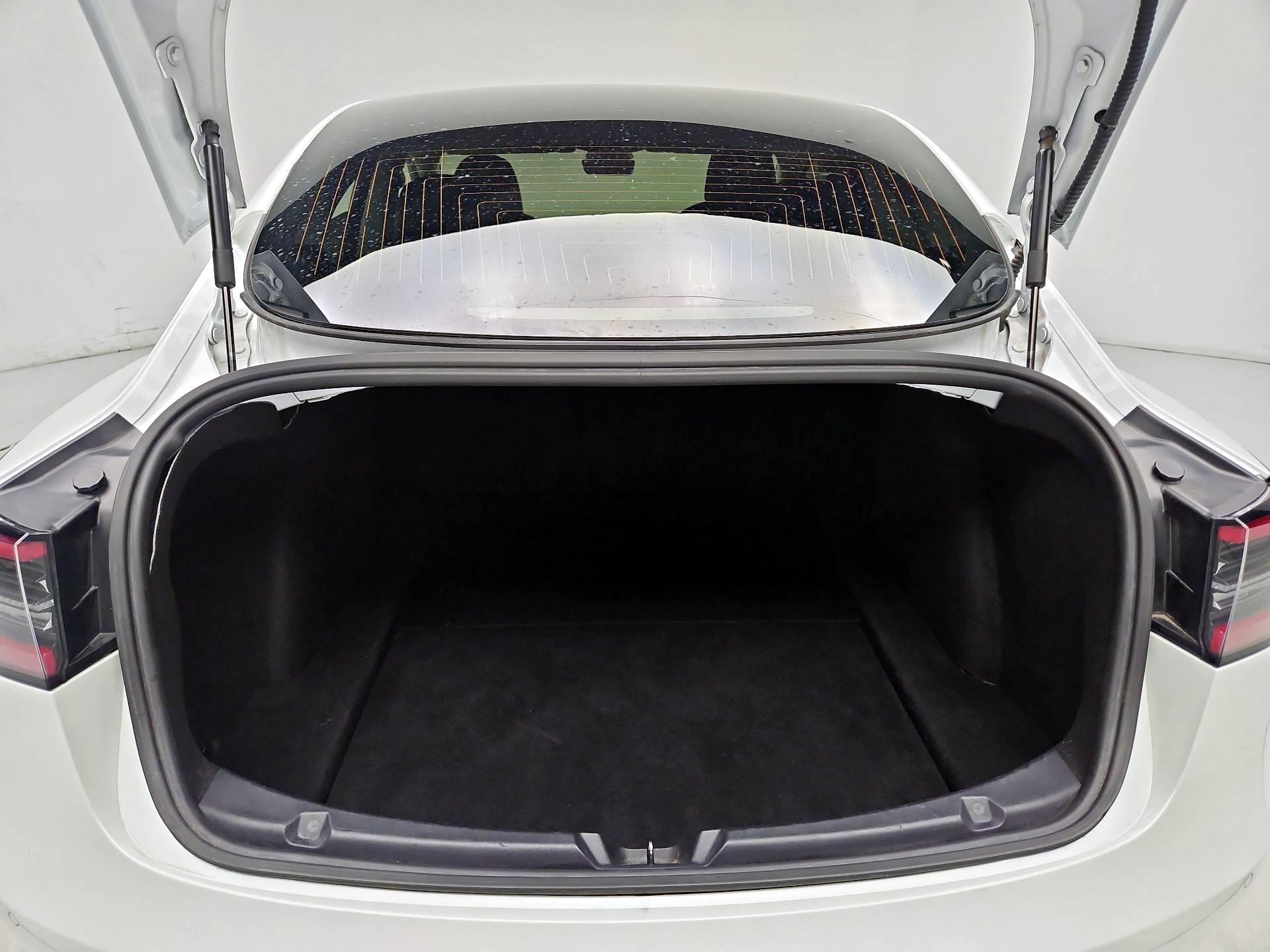 Thumbnail: 2020 Tesla Model 3 - 18