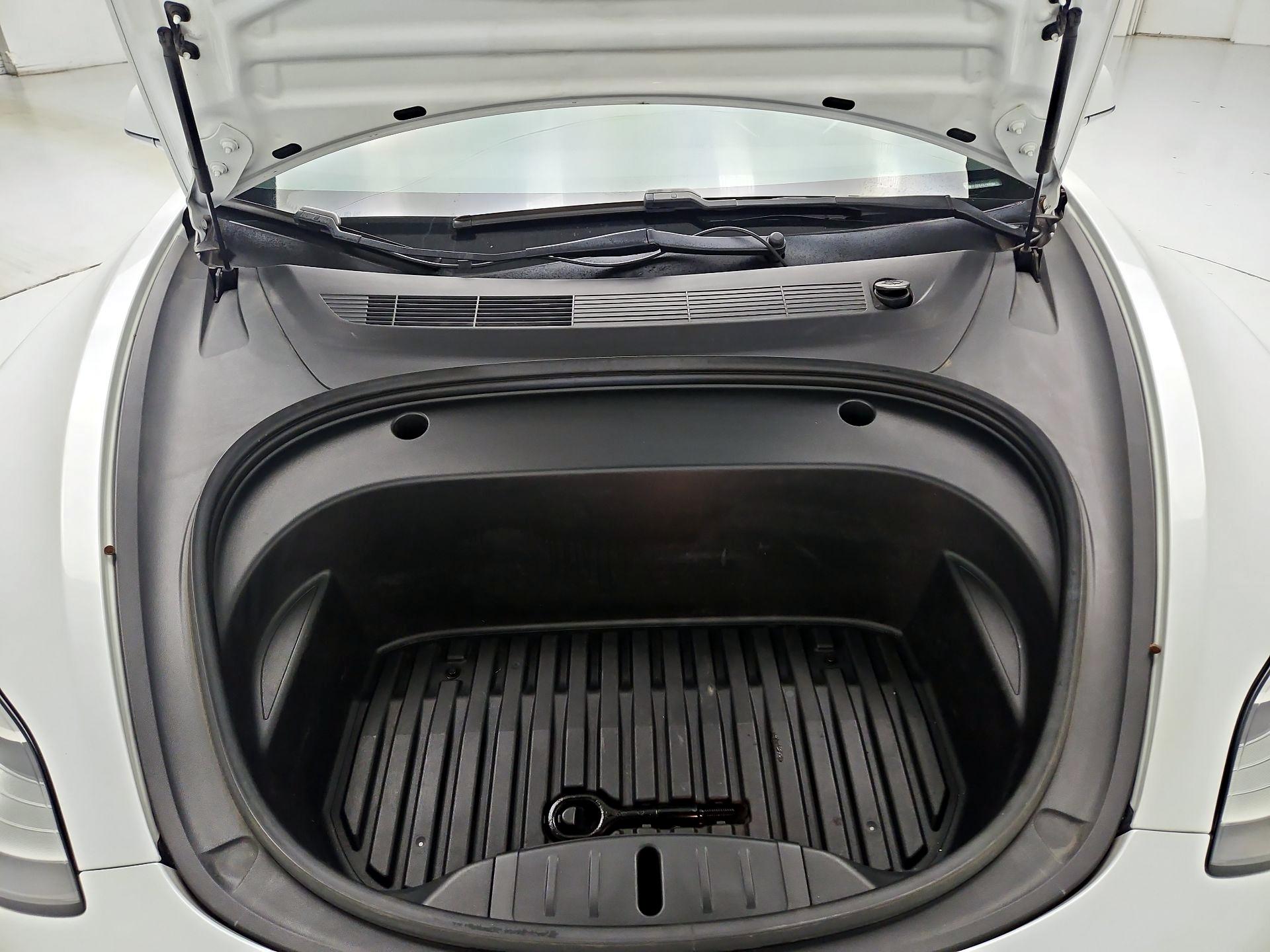 Thumbnail: 2020 Tesla Model 3 - 19