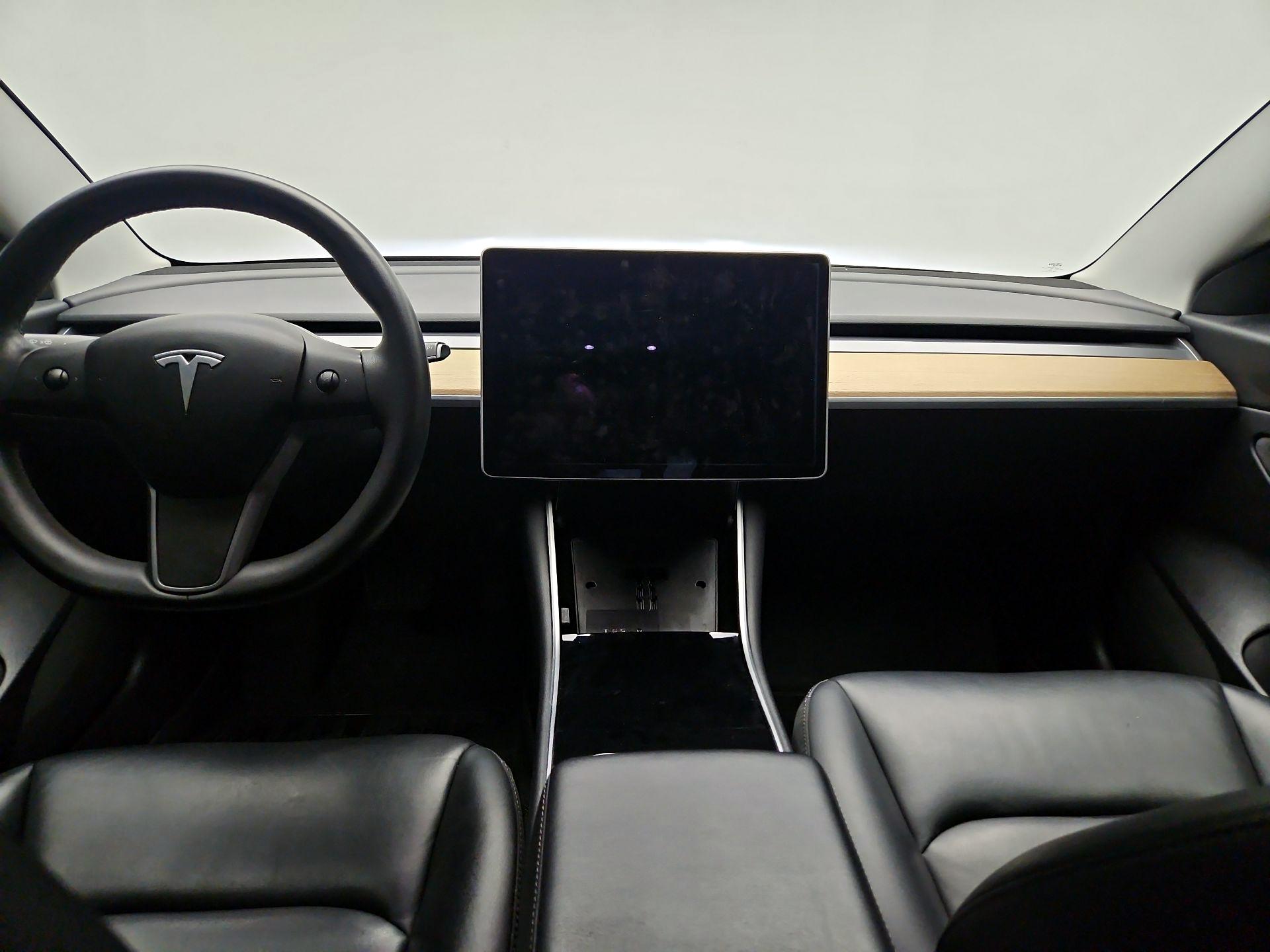 Thumbnail: 2020 Tesla Model 3 - 8
