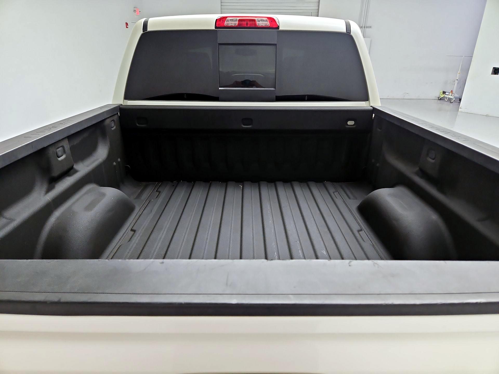 Thumbnail: 2015 Chevrolet Silverado 1500 - 19