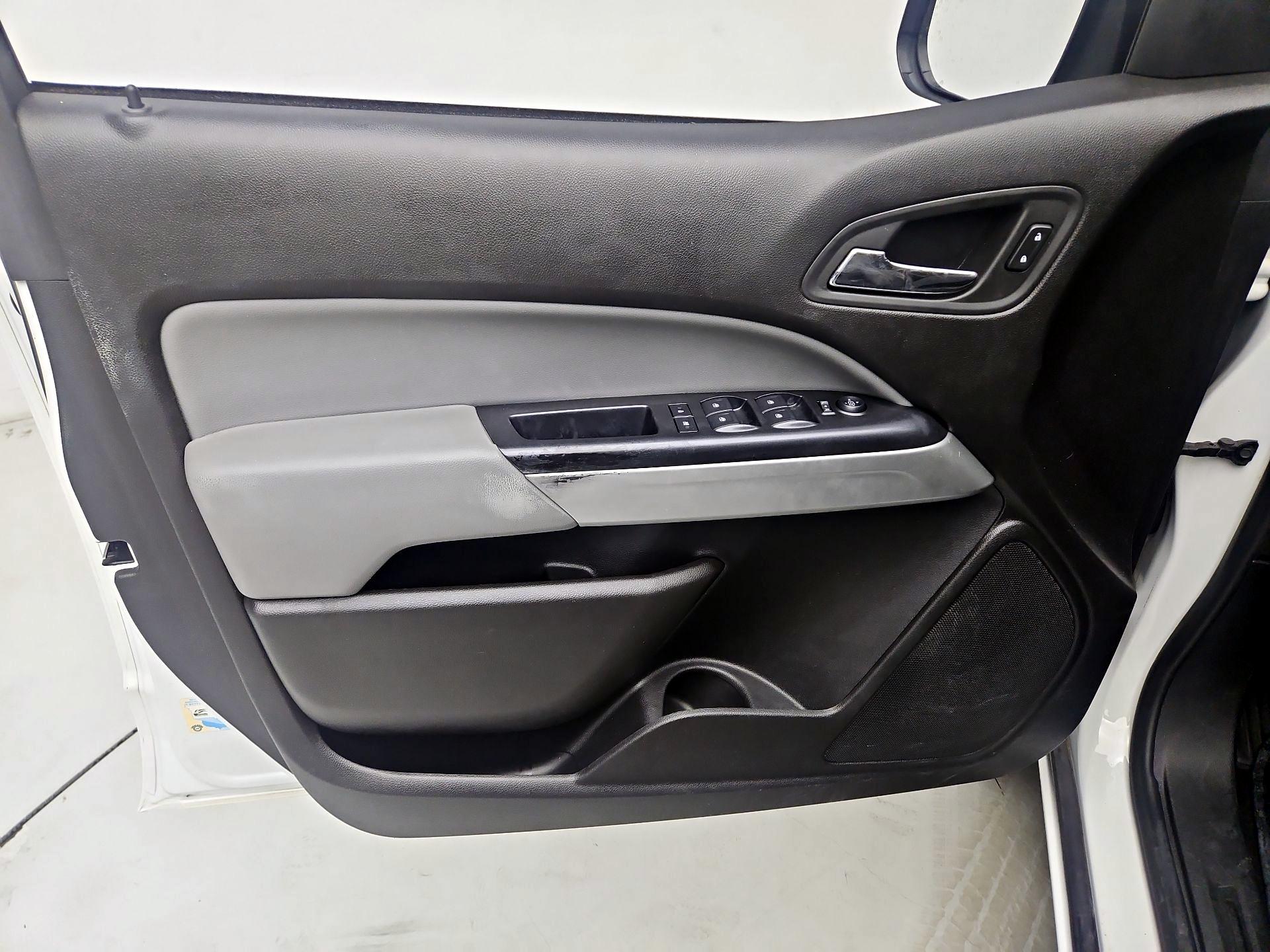 Thumbnail: 2015 Chevrolet Colorado - 10