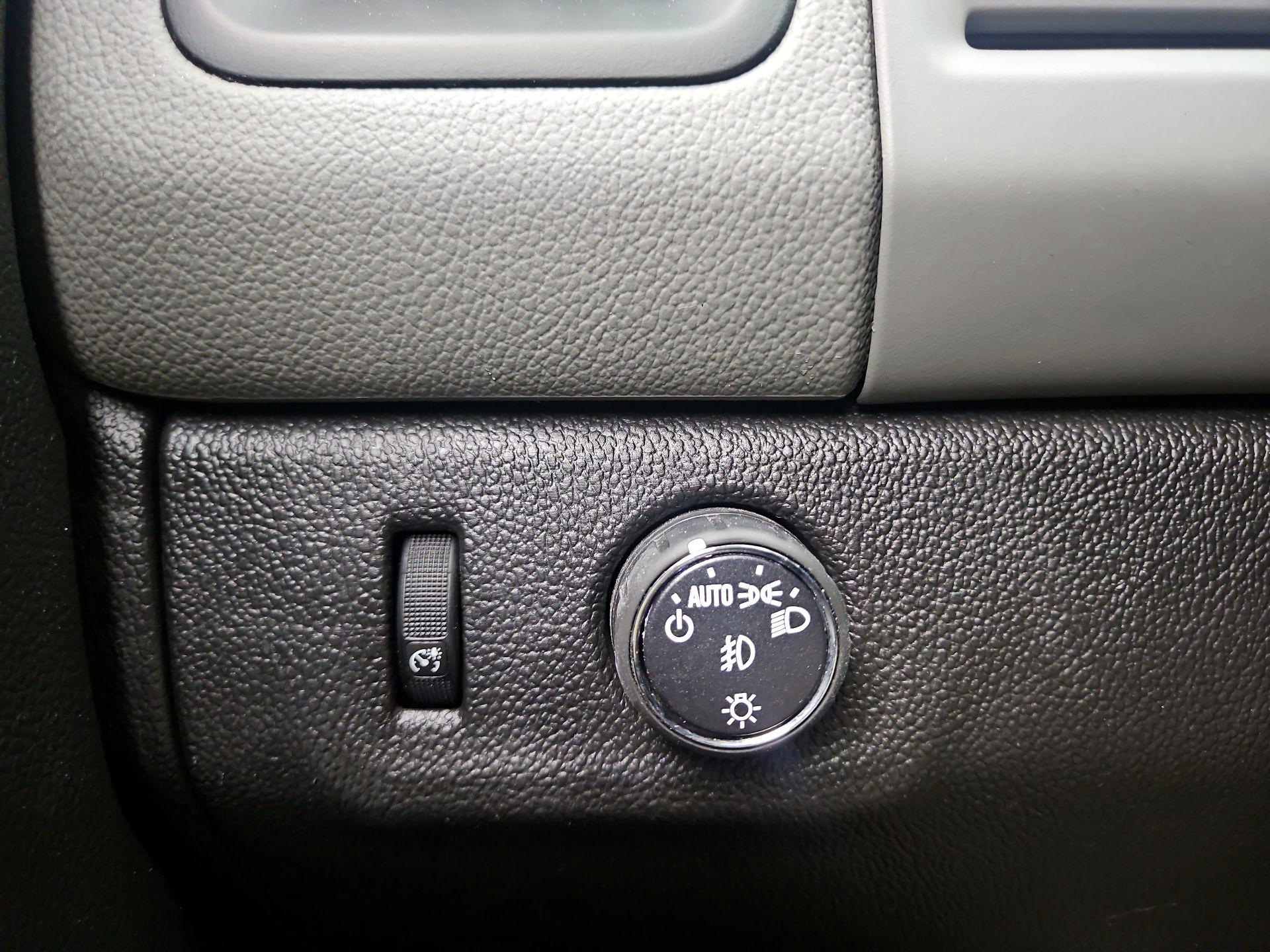 Thumbnail: 2015 Chevrolet Colorado - 11