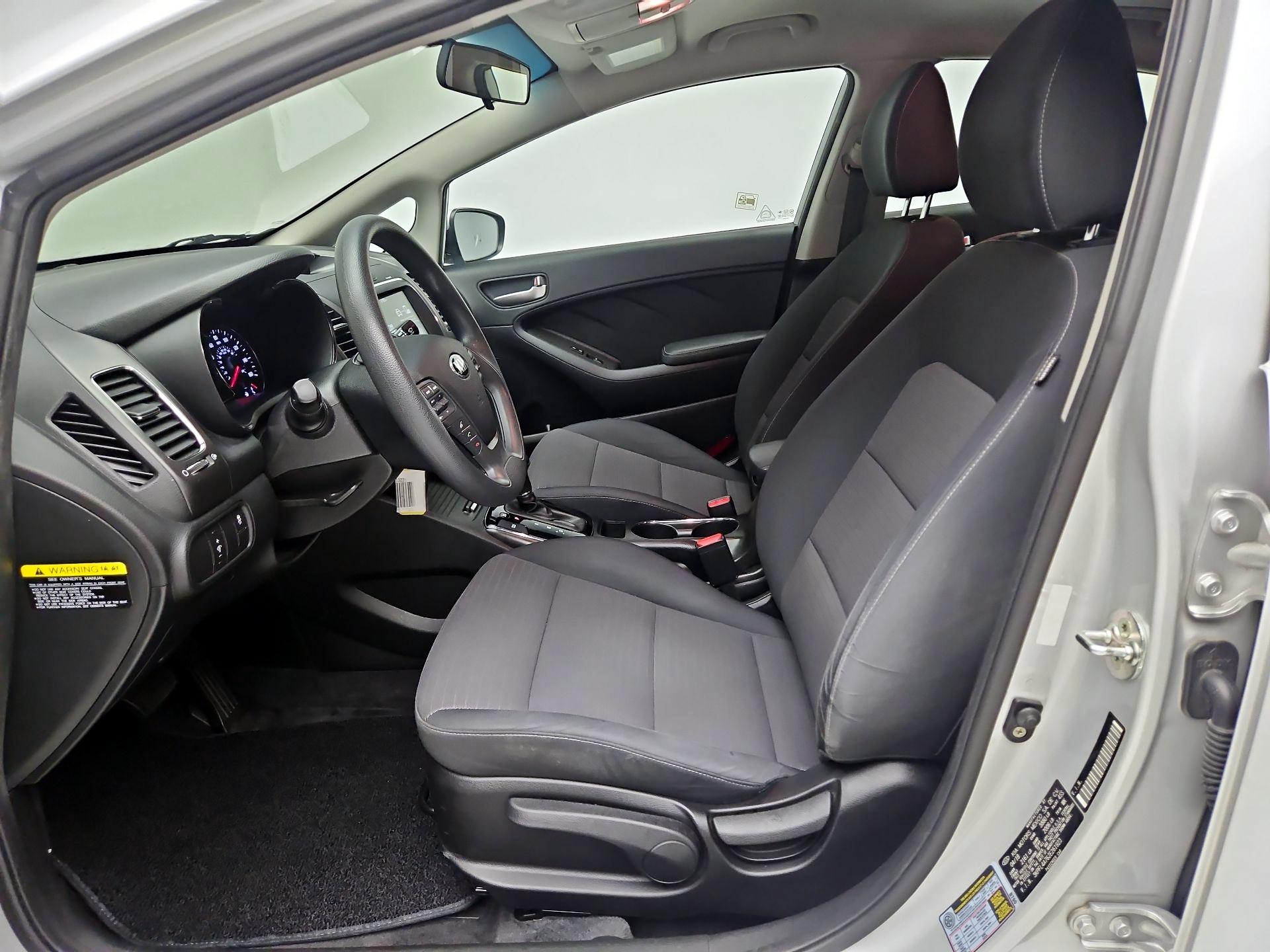 Thumbnail: 2018 Kia Forte - 9