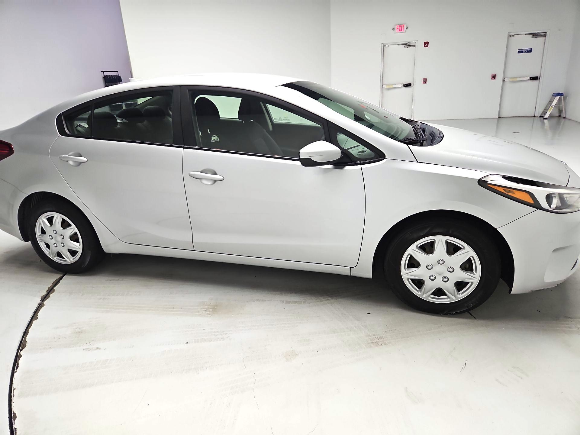 Thumbnail: 2018 Kia Forte - 4