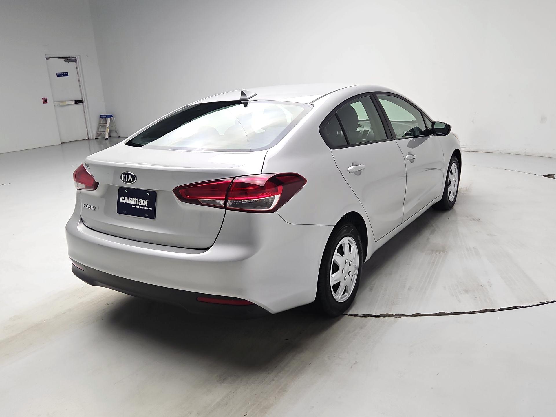 Thumbnail: 2018 Kia Forte - 5