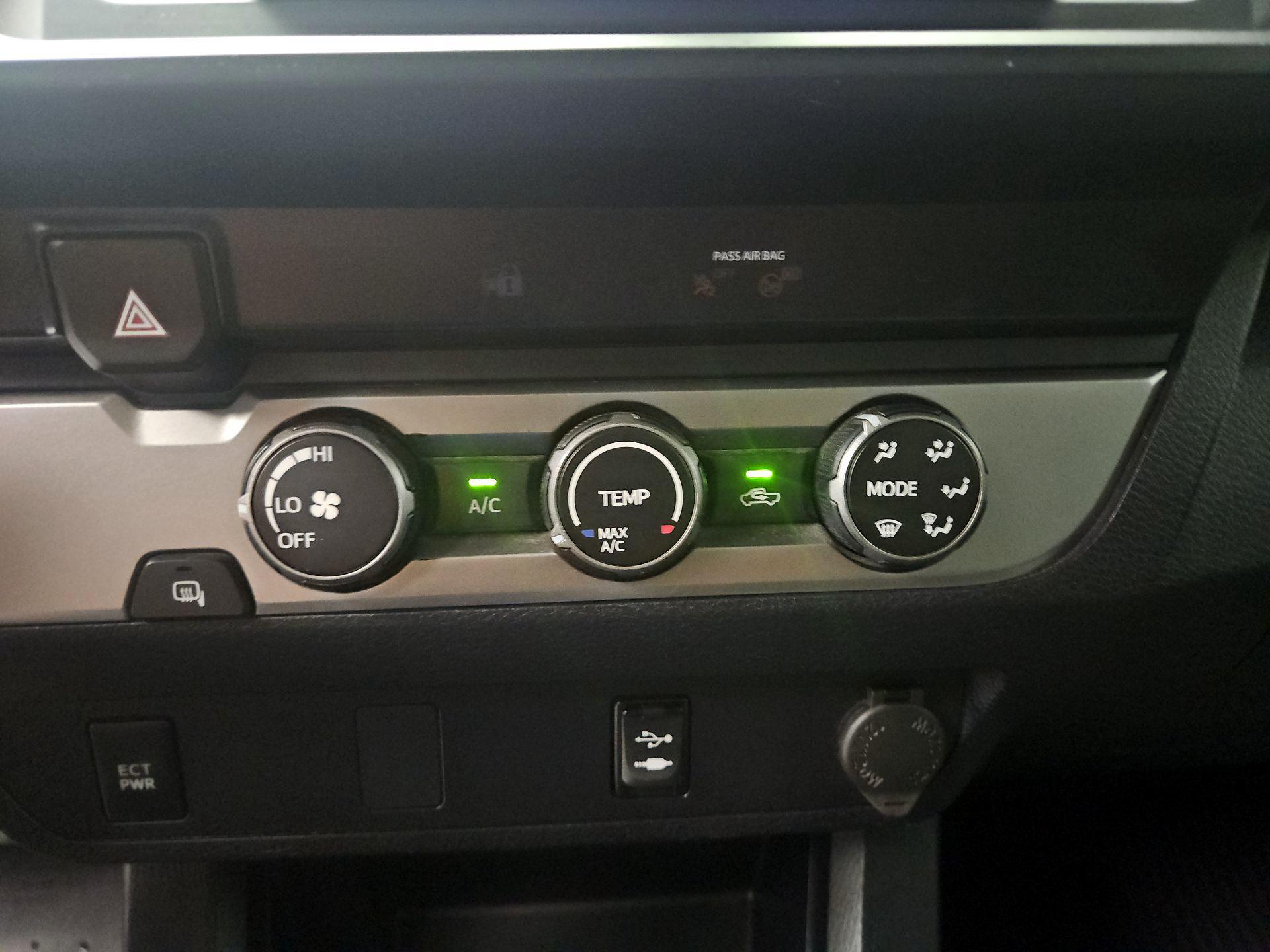 Thumbnail: 2019 Toyota Tacoma - 14