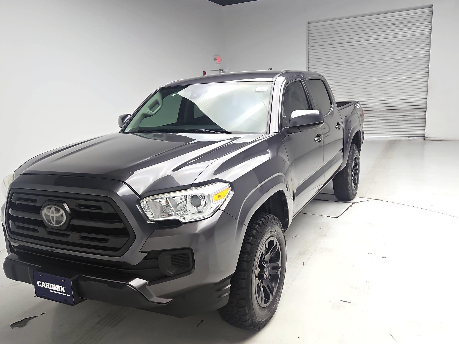Thumbnail: 2019 Toyota Tacoma - 3