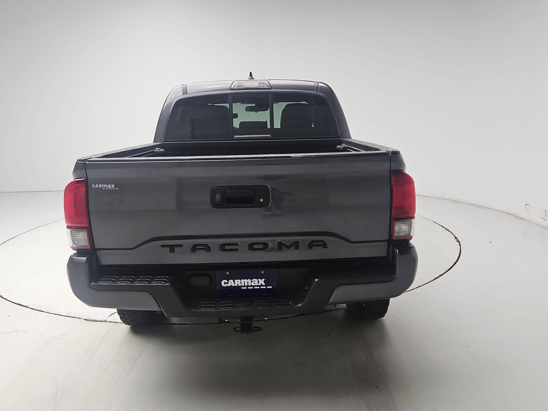 Thumbnail: 2019 Toyota Tacoma - 6