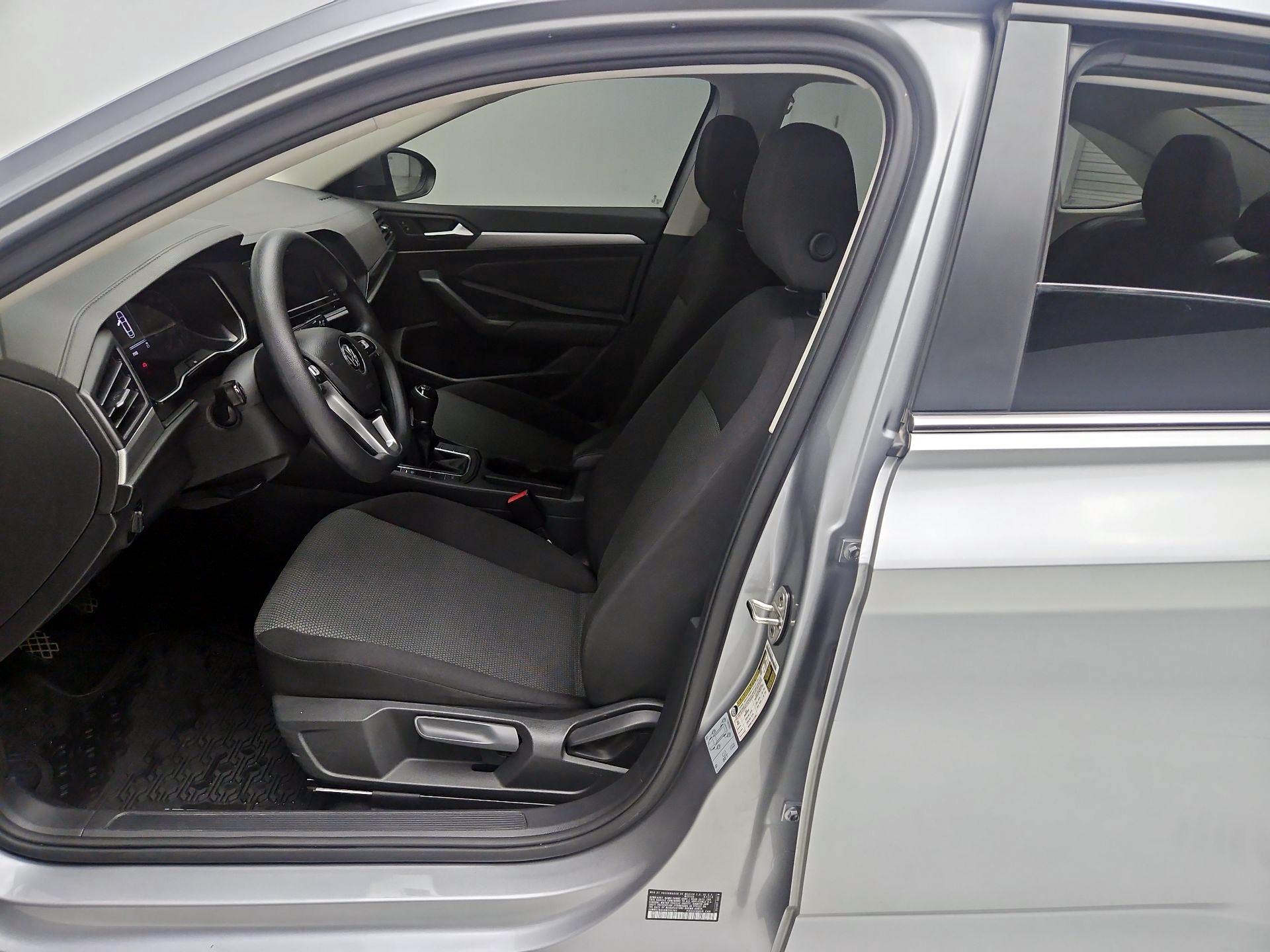 Thumbnail: 2019 Volkswagen Jetta - 9