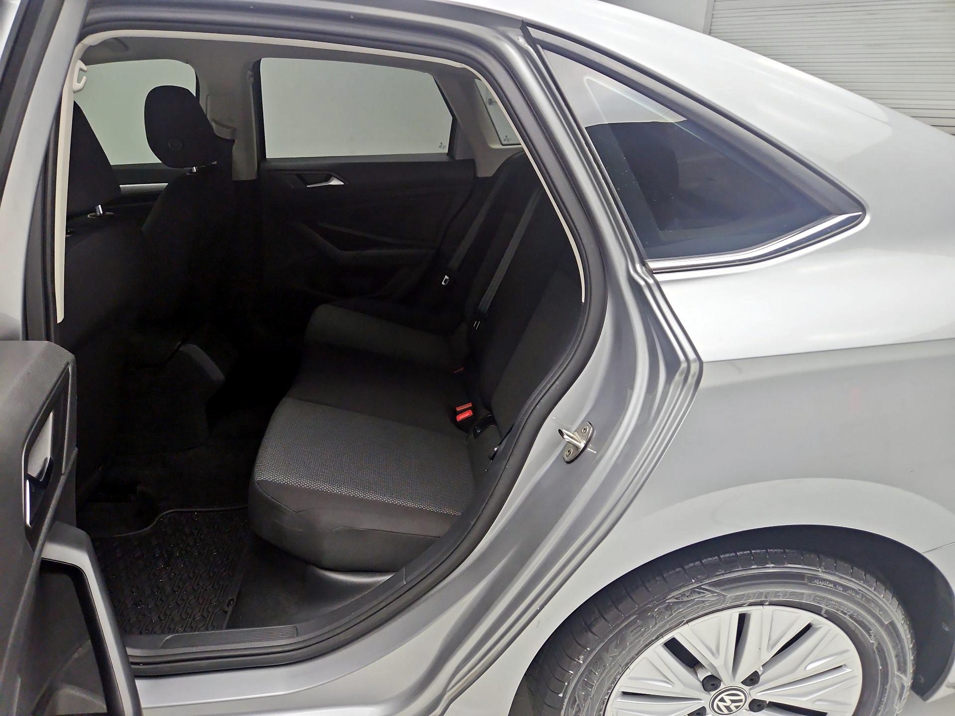 Thumbnail: 2019 Volkswagen Jetta - 17