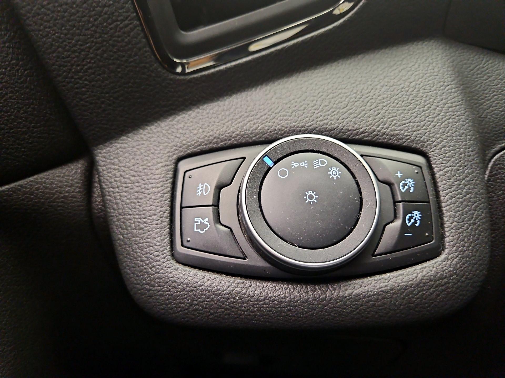 Thumbnail: 2016 Ford Escape - 11