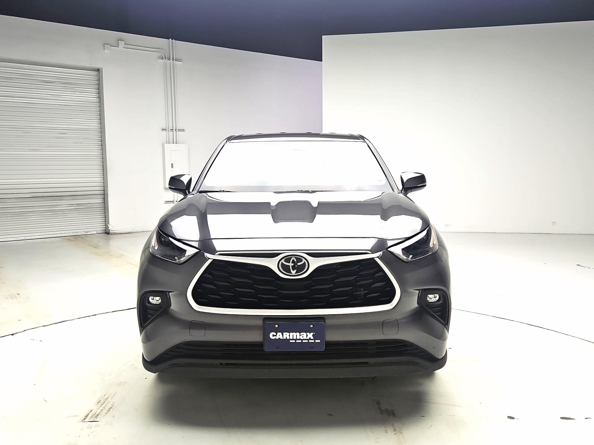 Thumbnail: 2022 Toyota Highlander - 2