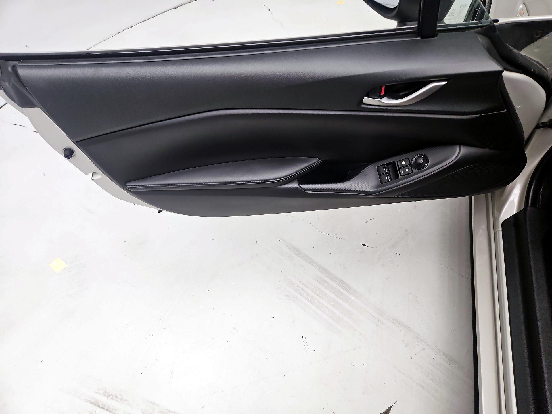 Thumbnail: 2023 Mazda MX-5 Miata - 10