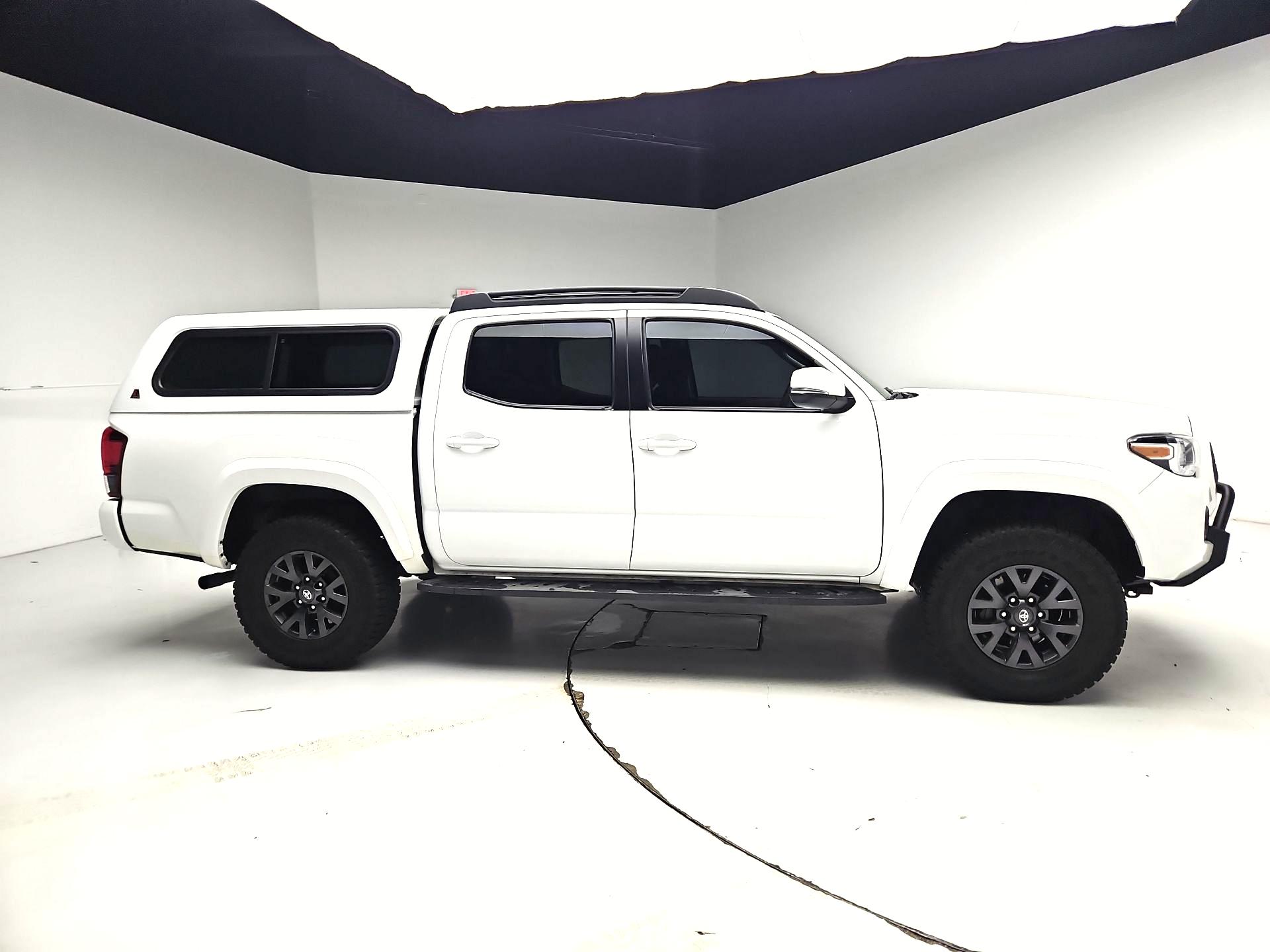 Thumbnail: 2022 Toyota Tacoma - 4