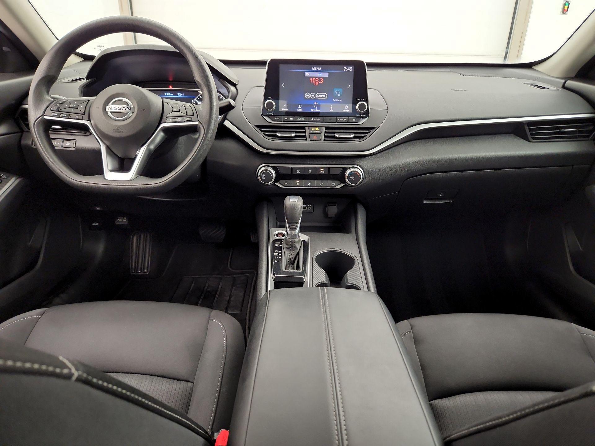 Thumbnail: 2020 Nissan Altima - 9