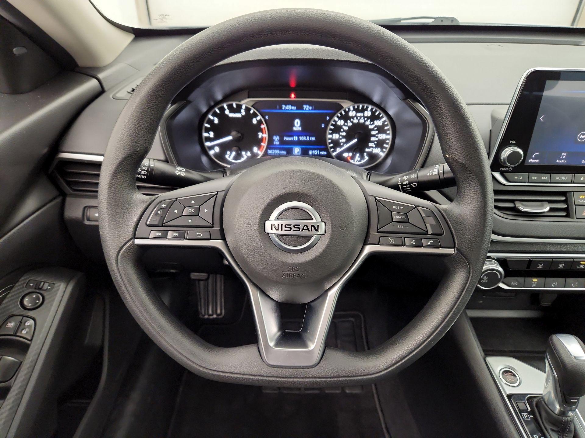 Thumbnail: 2020 Nissan Altima - 10