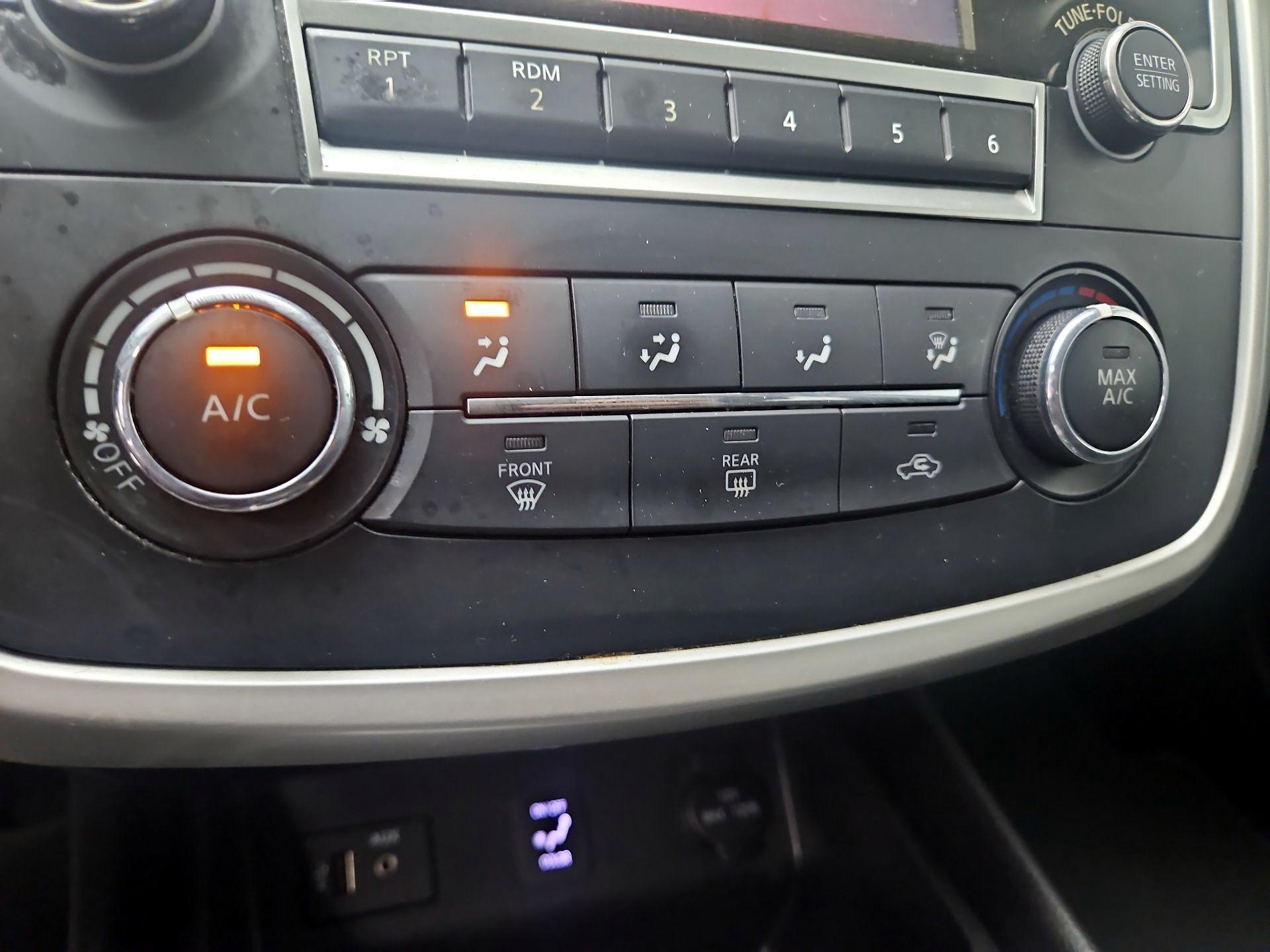 Thumbnail: 2016 Nissan Altima - 14