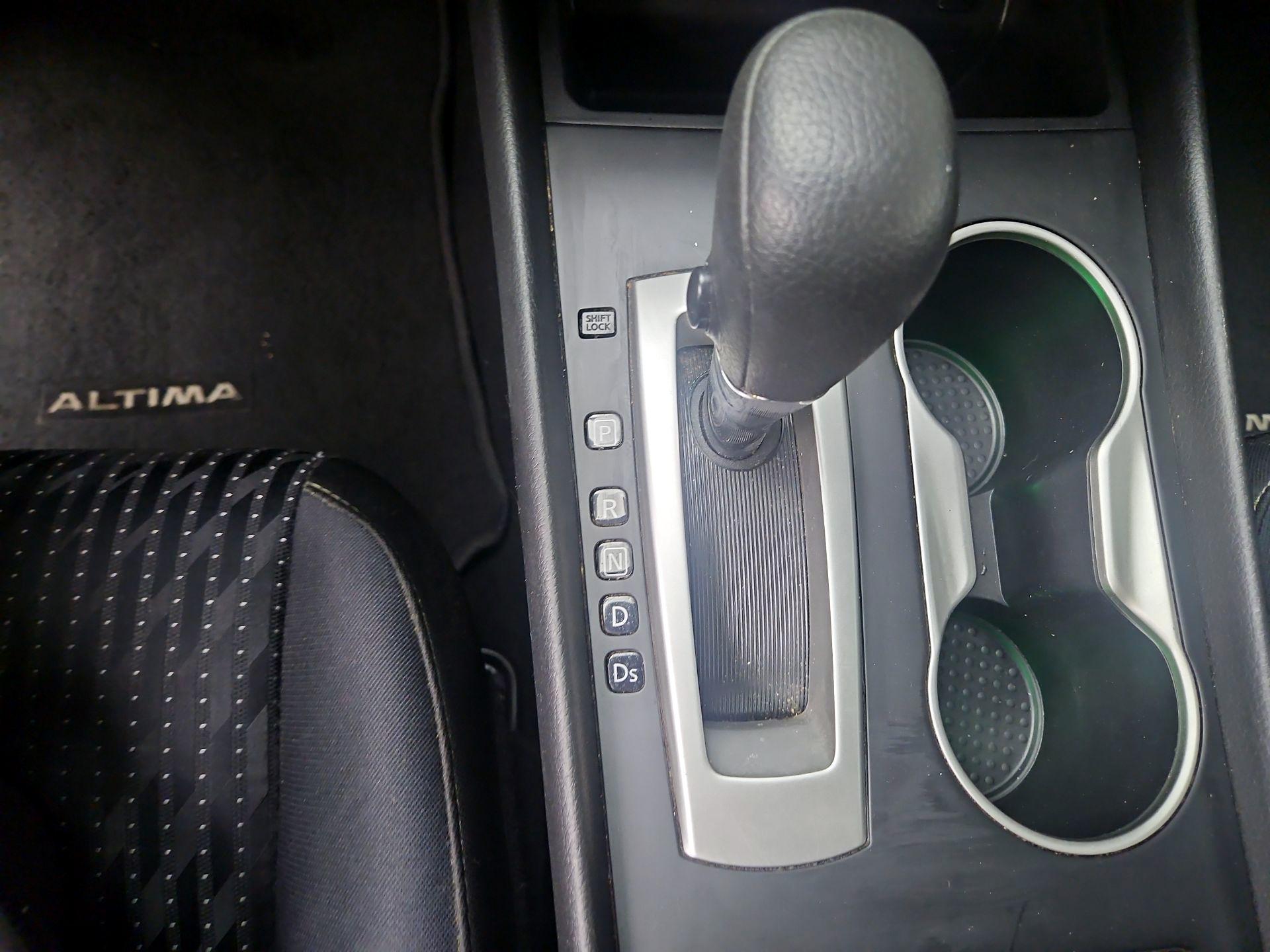 Thumbnail: 2016 Nissan Altima - 15